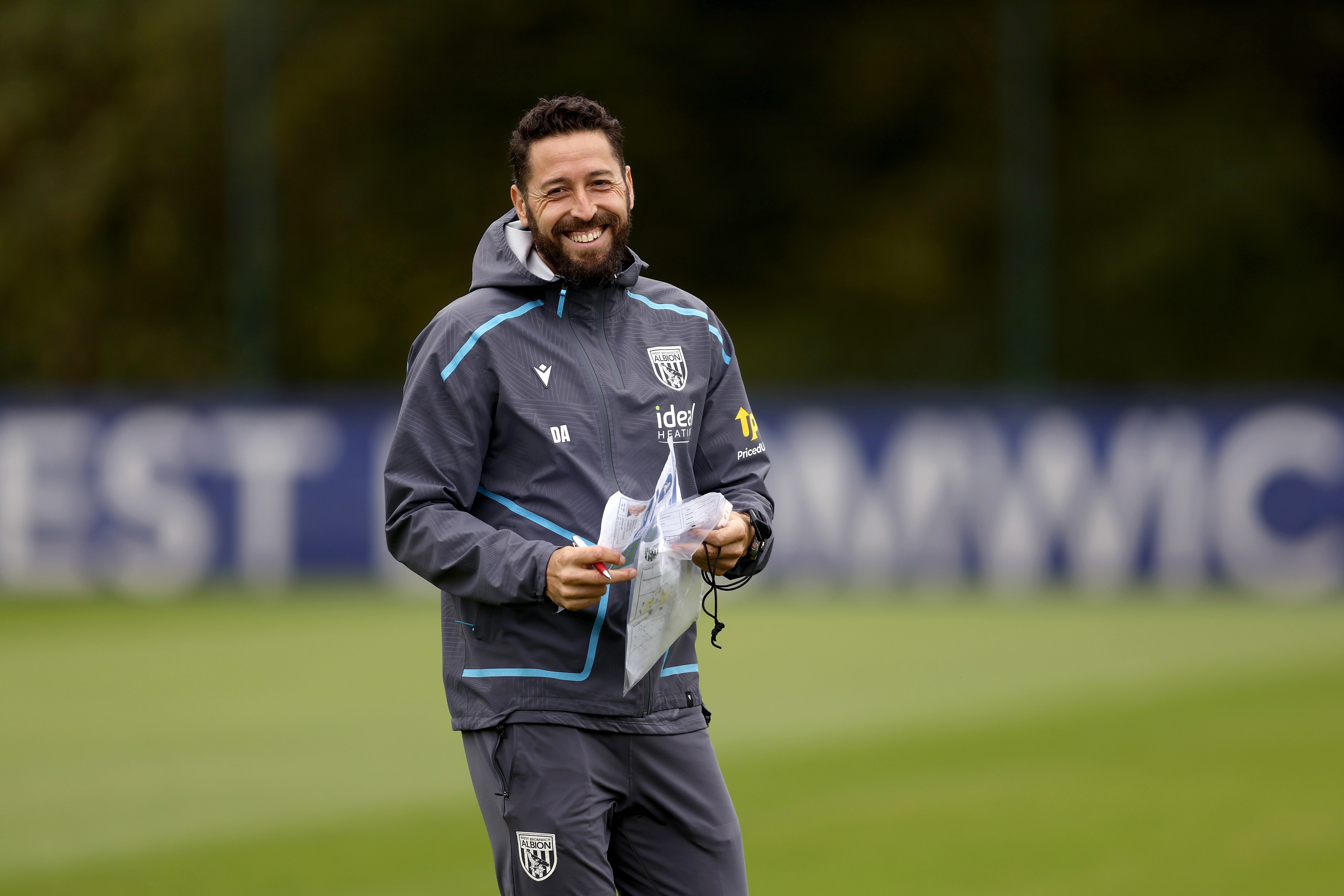 Damia Abella laughing during a training session