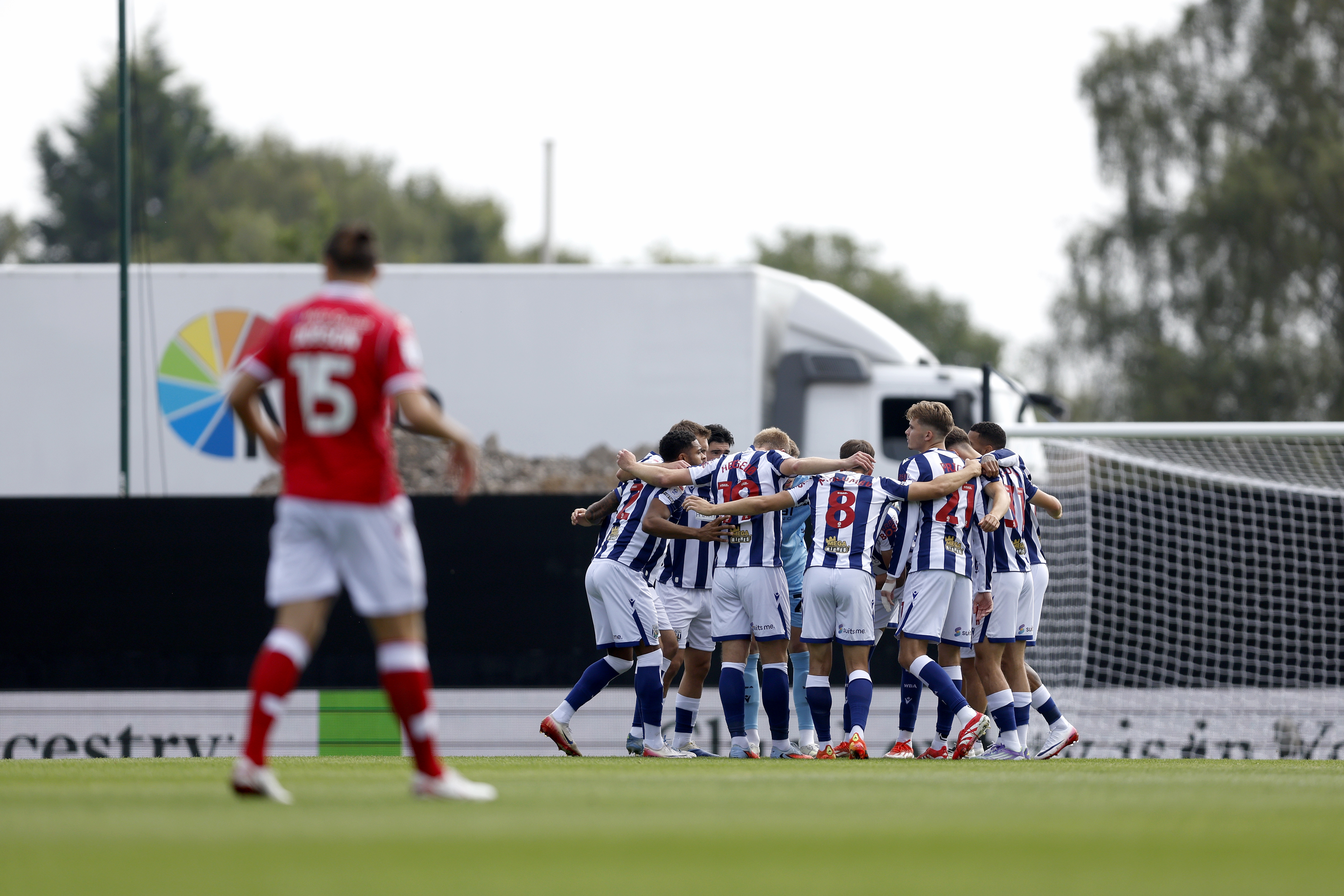 Albion in a huddle before kick-off at Wrexham 