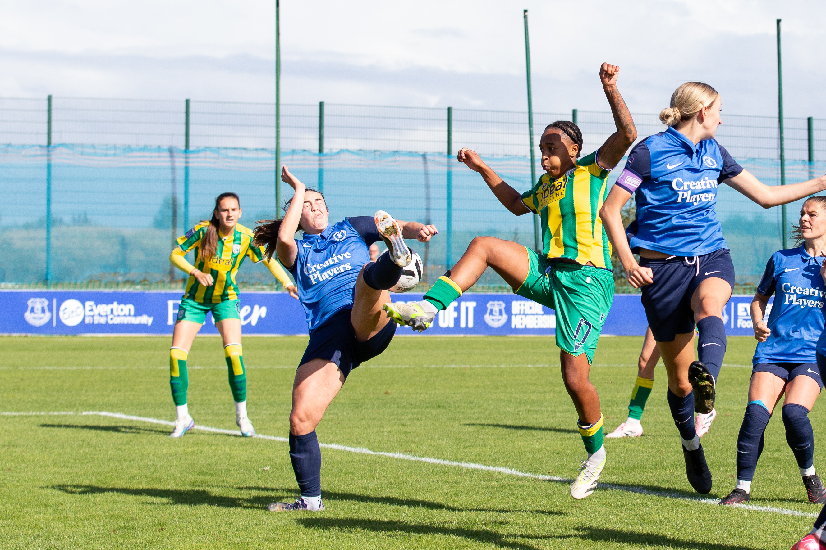 Amya Hammond-McLean battling for possession.