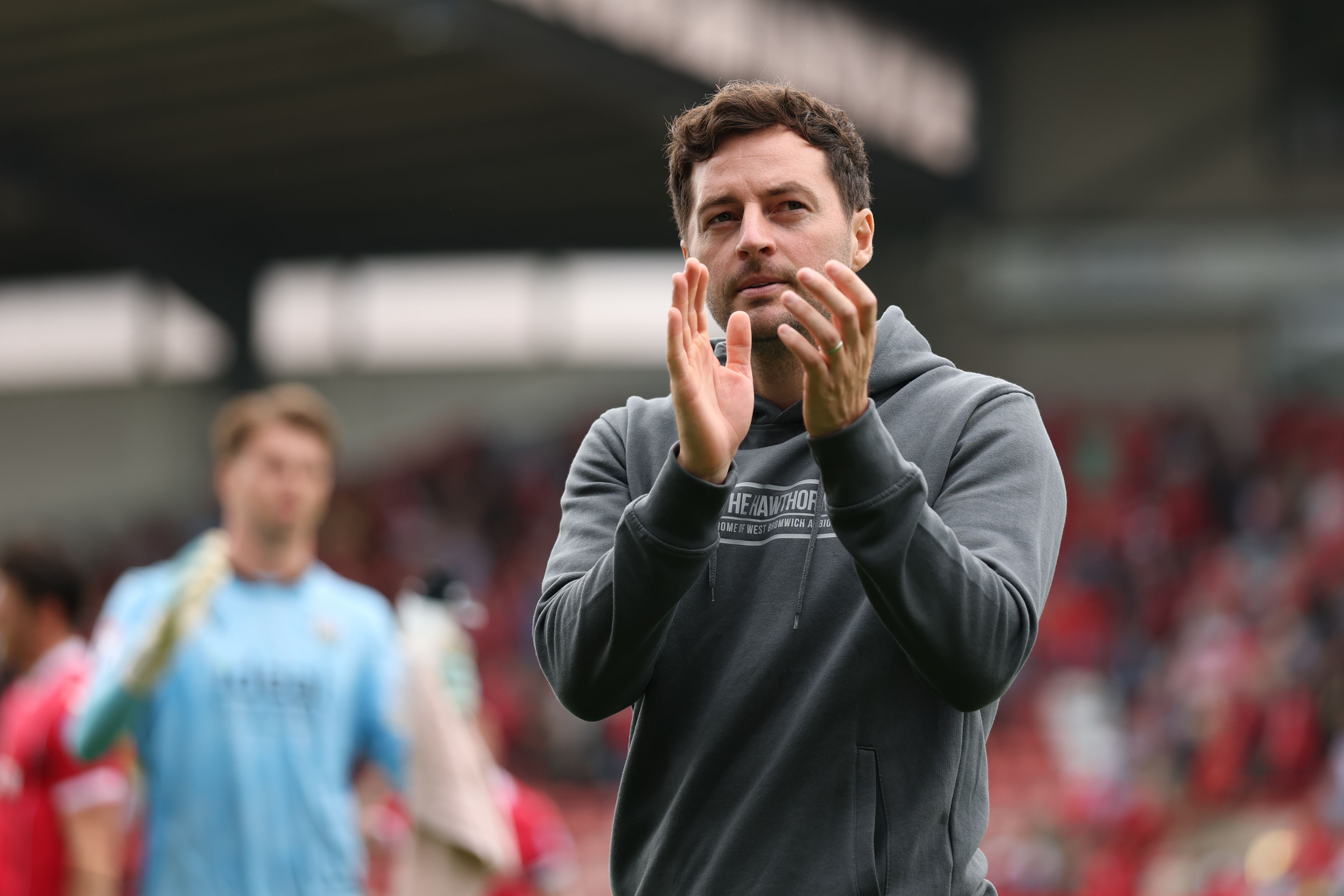 Ryan Mason applauding Albion fans after beating Wrexham 