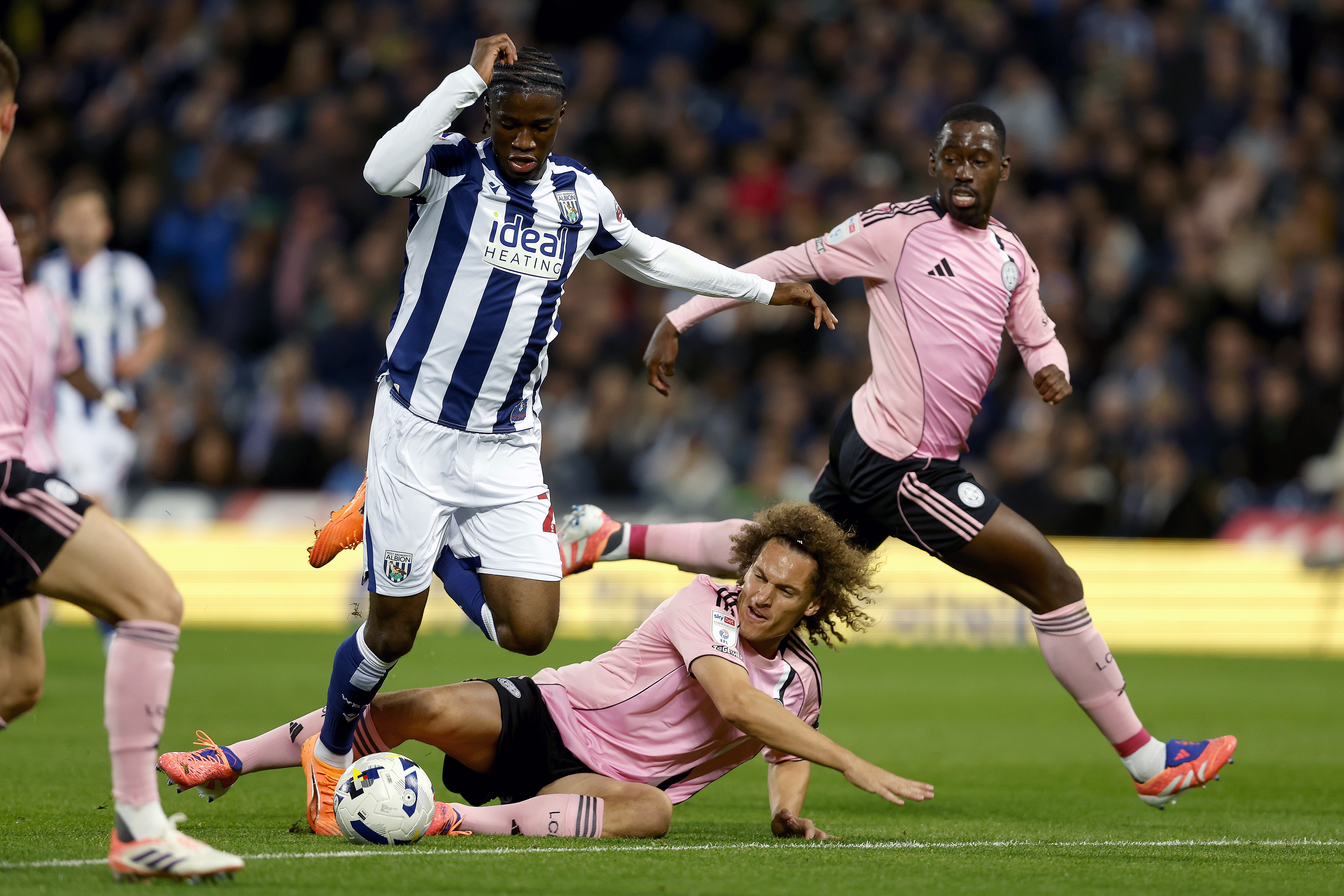 Samuel Iling-Junior in action against Leicester City 