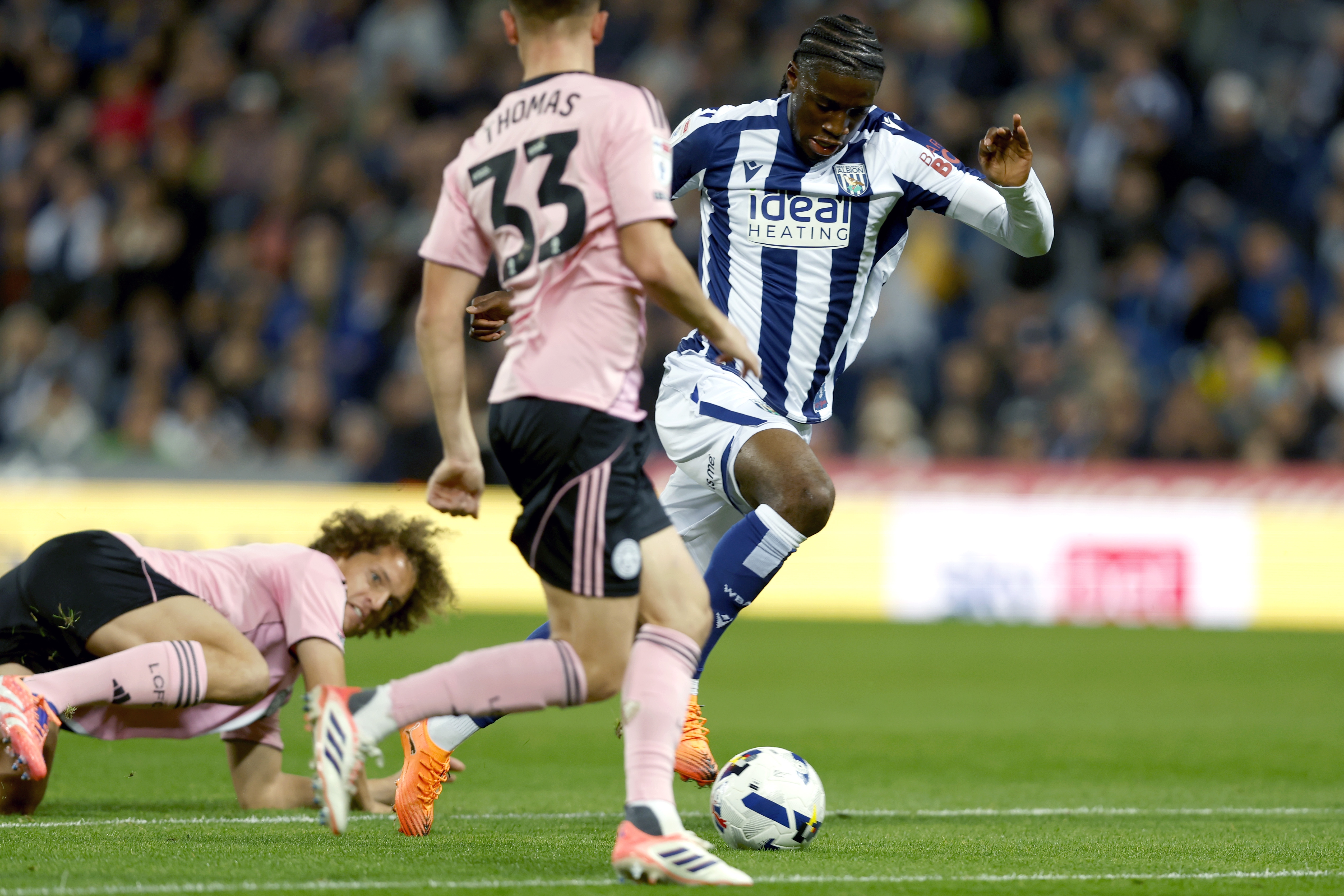 Samuel Iling-Junior in action against Leicester City 