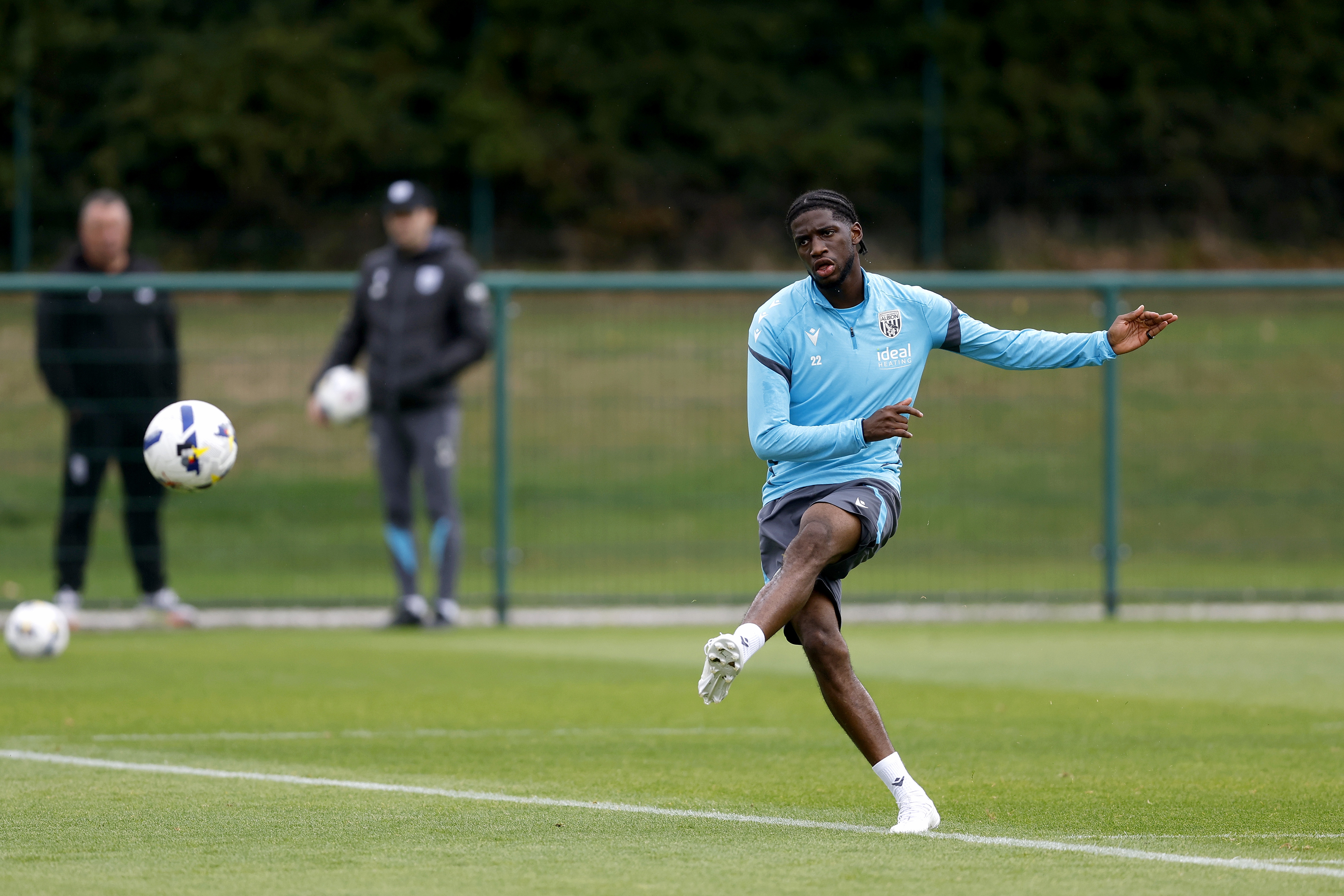 Samuel Iling-Junior on the ball during training 