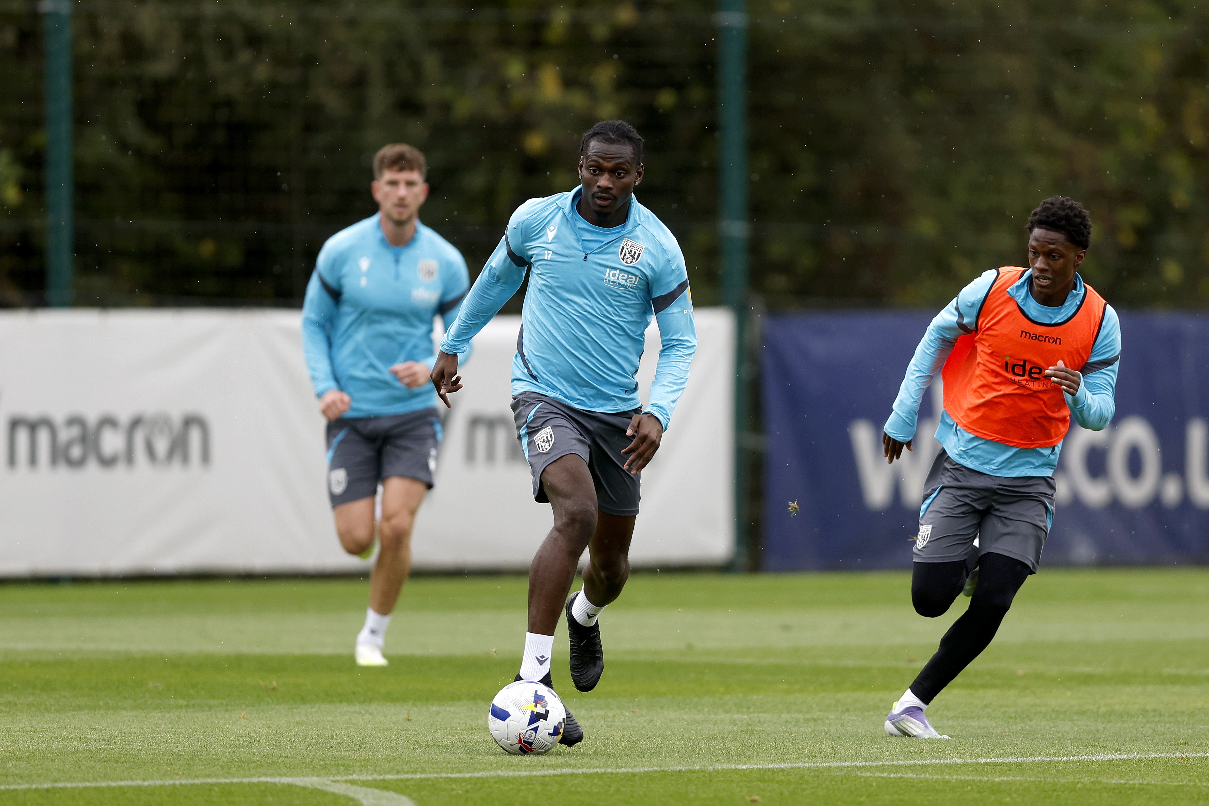 Ousmane Diakité on the ball during training
