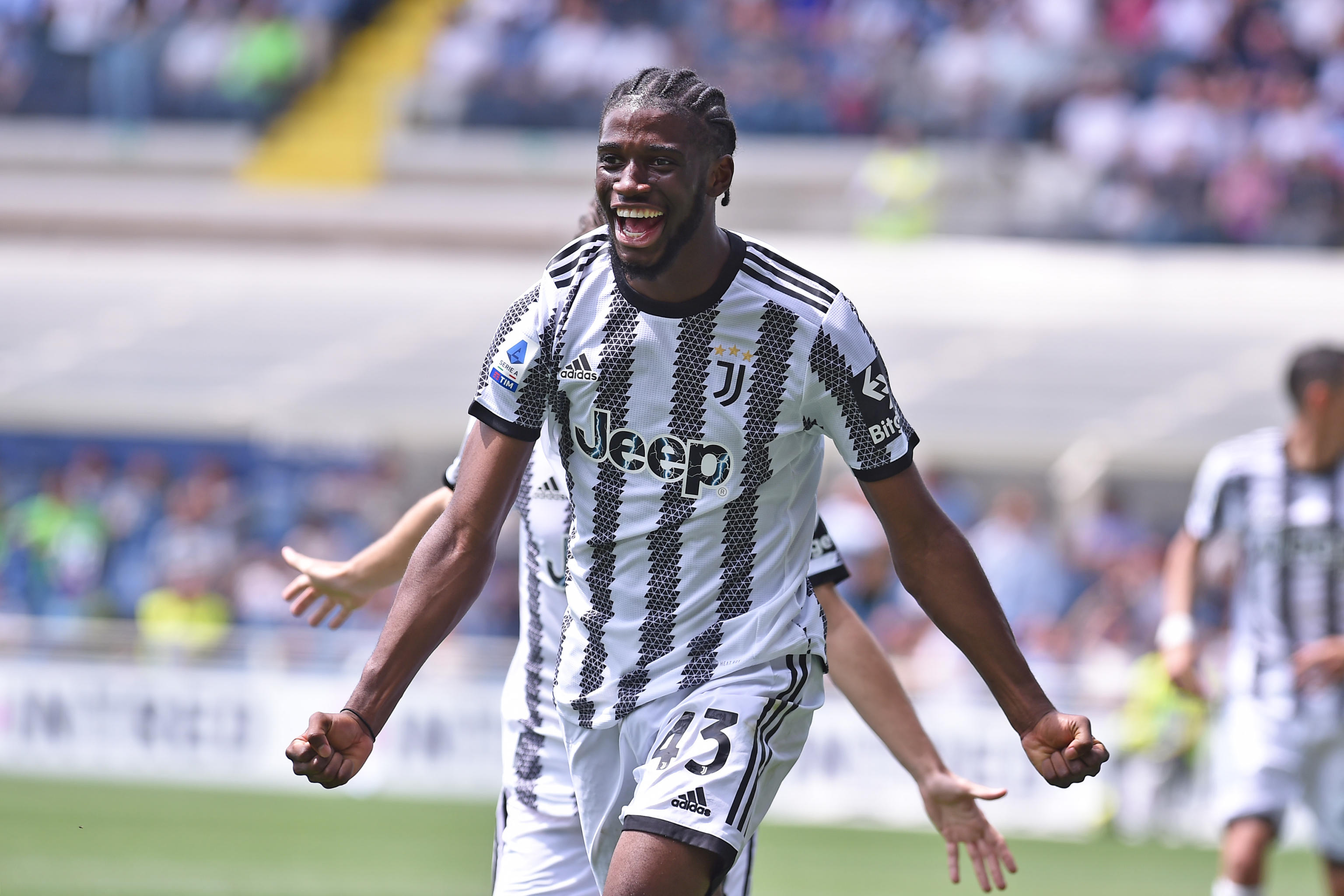 Samuel Iling-Junior celebrates scoring a goal for Juventus