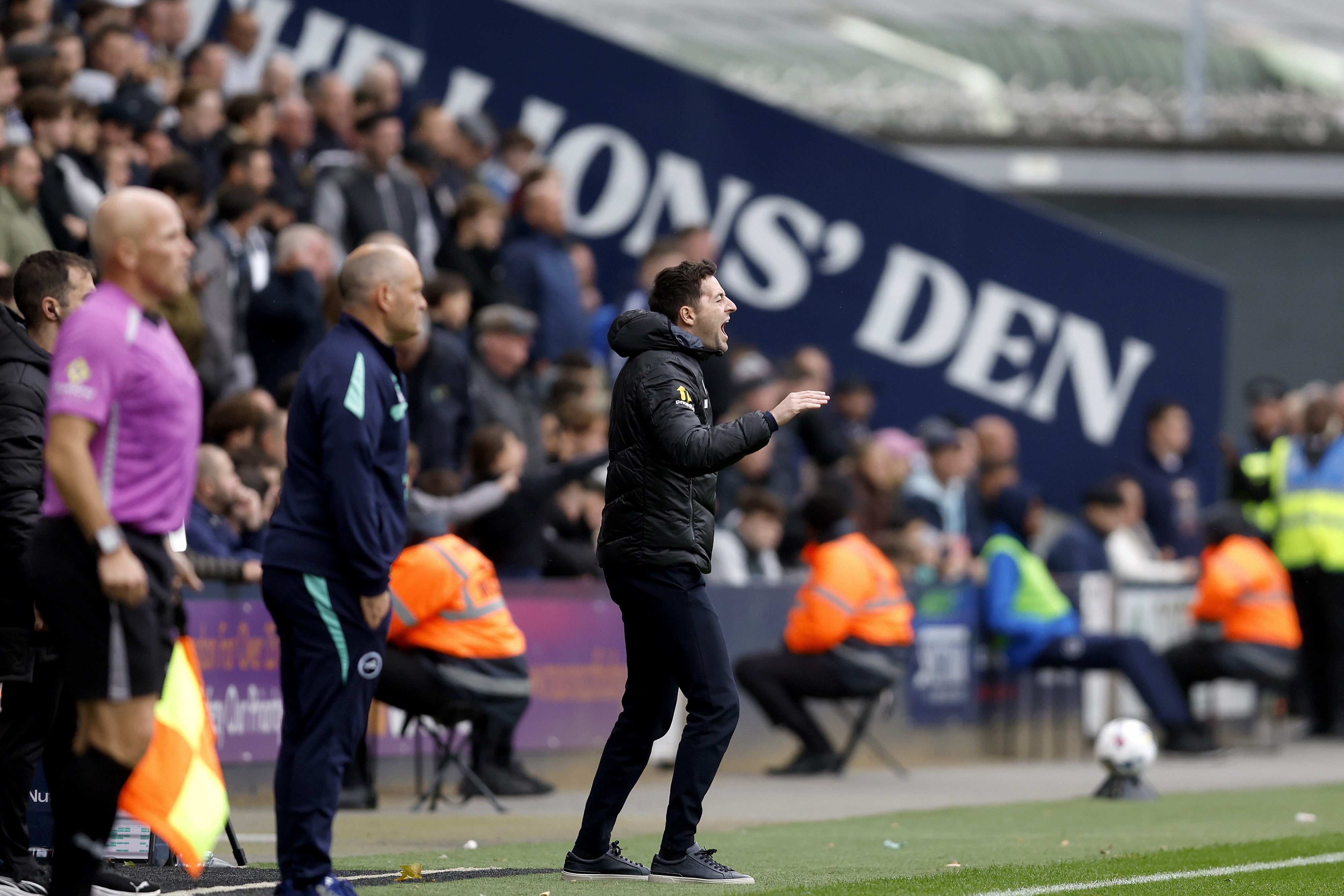 Ryan Mason shouting at players on the side of the pitch at Millwall