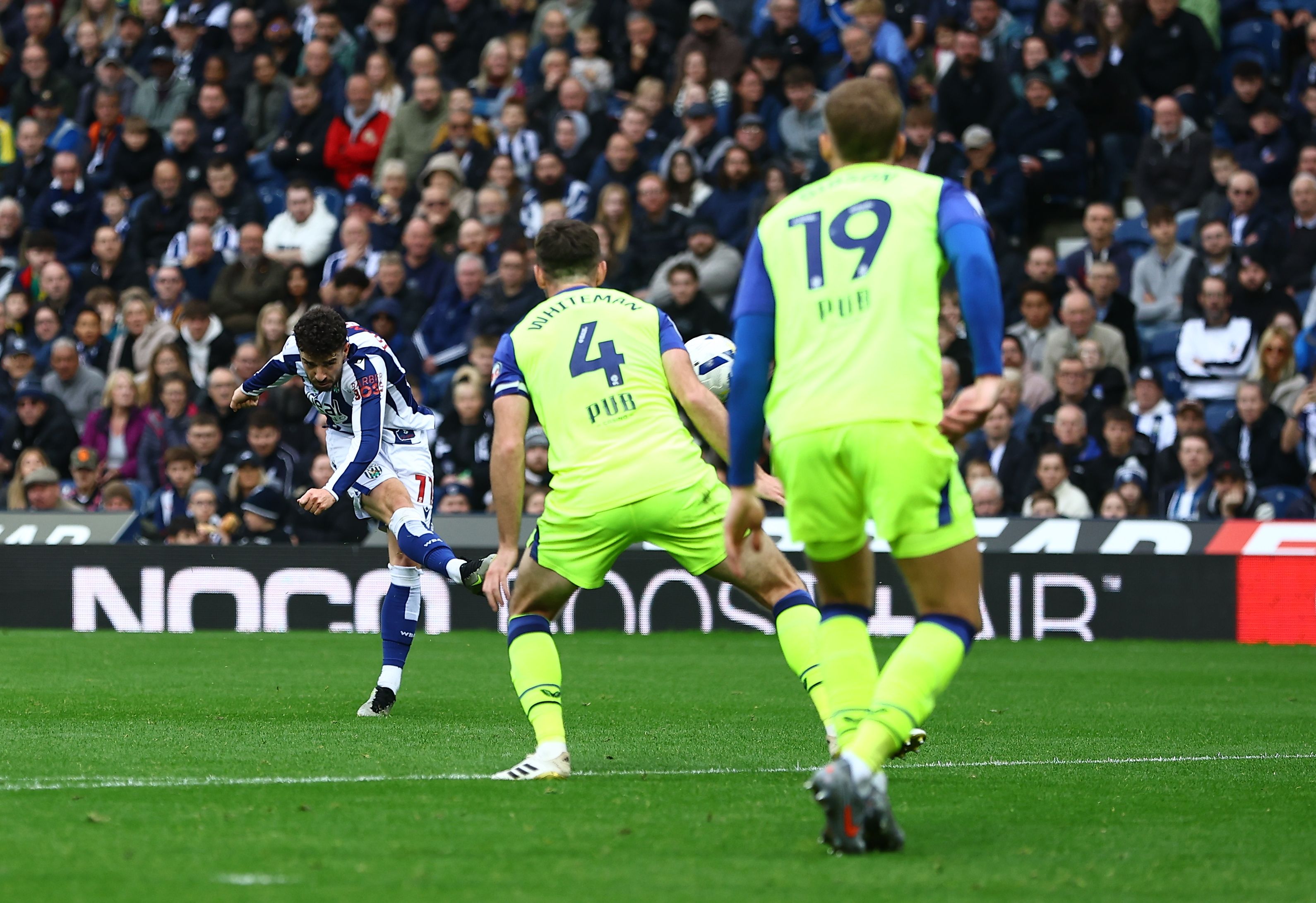 Mikey Johnston shooting and scoring against PNE 