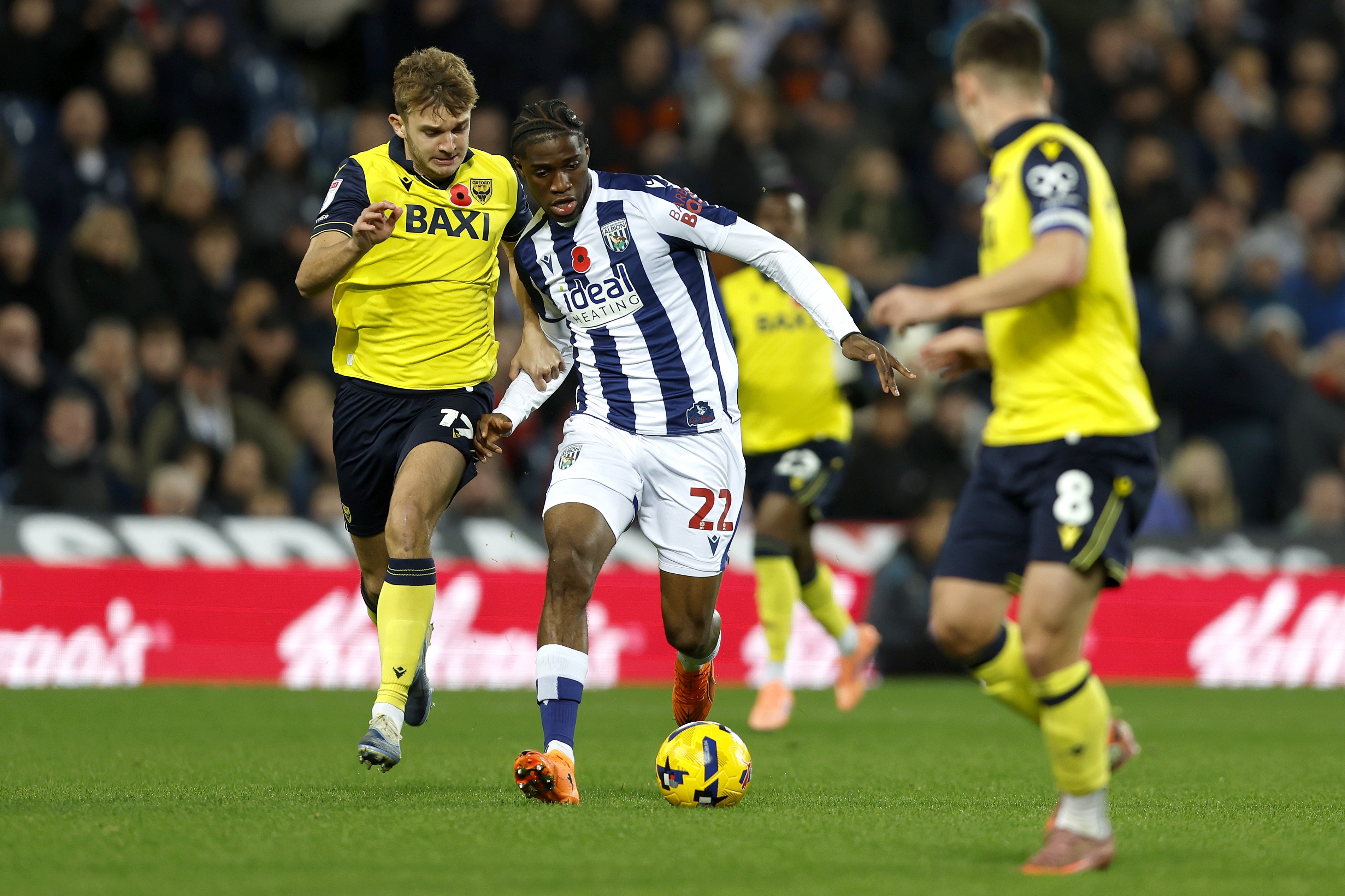 Samuel Iling-Jr on the ball against Oxford 