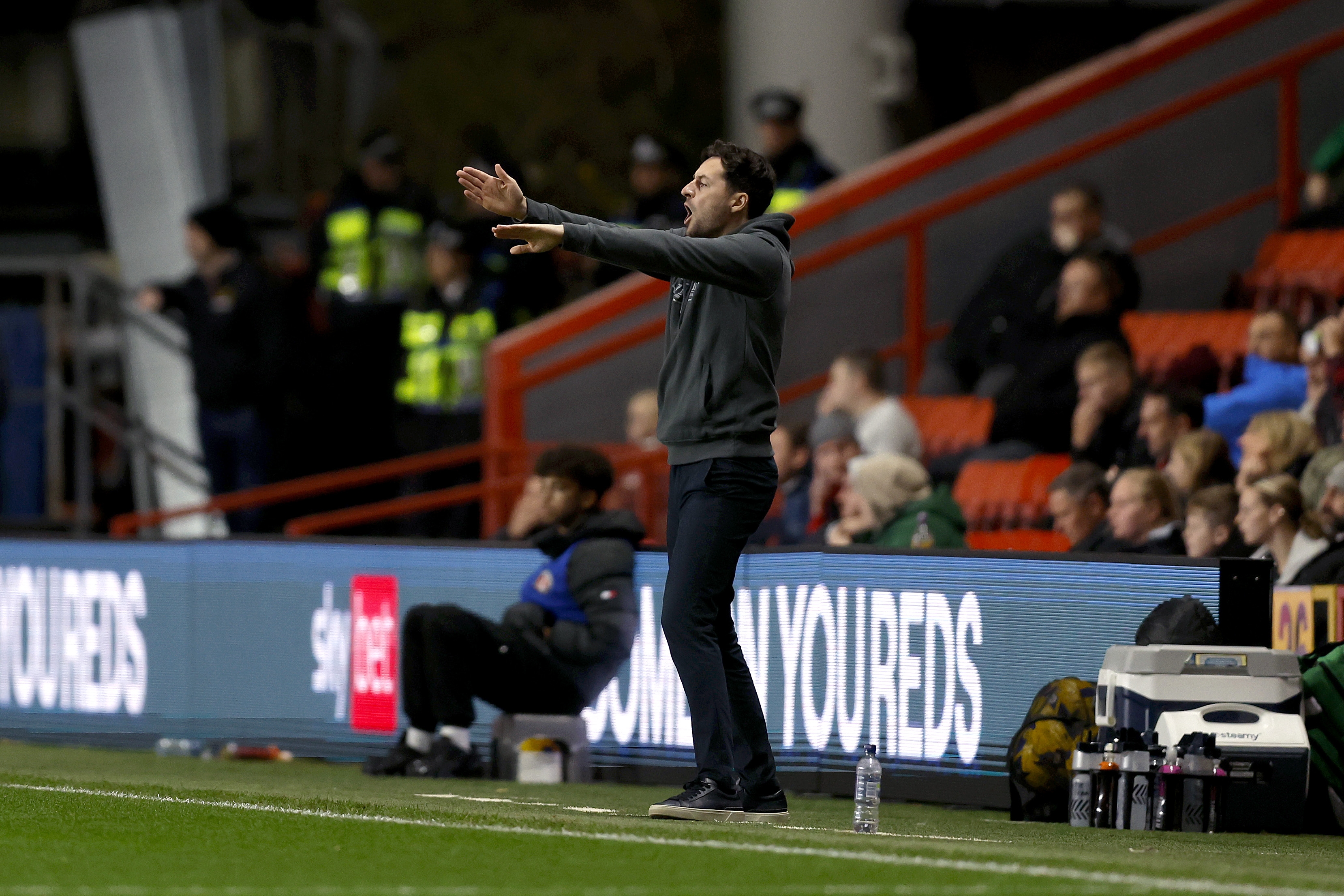 Ryan Mason giving instructions on the side of the pitch at Charlton 