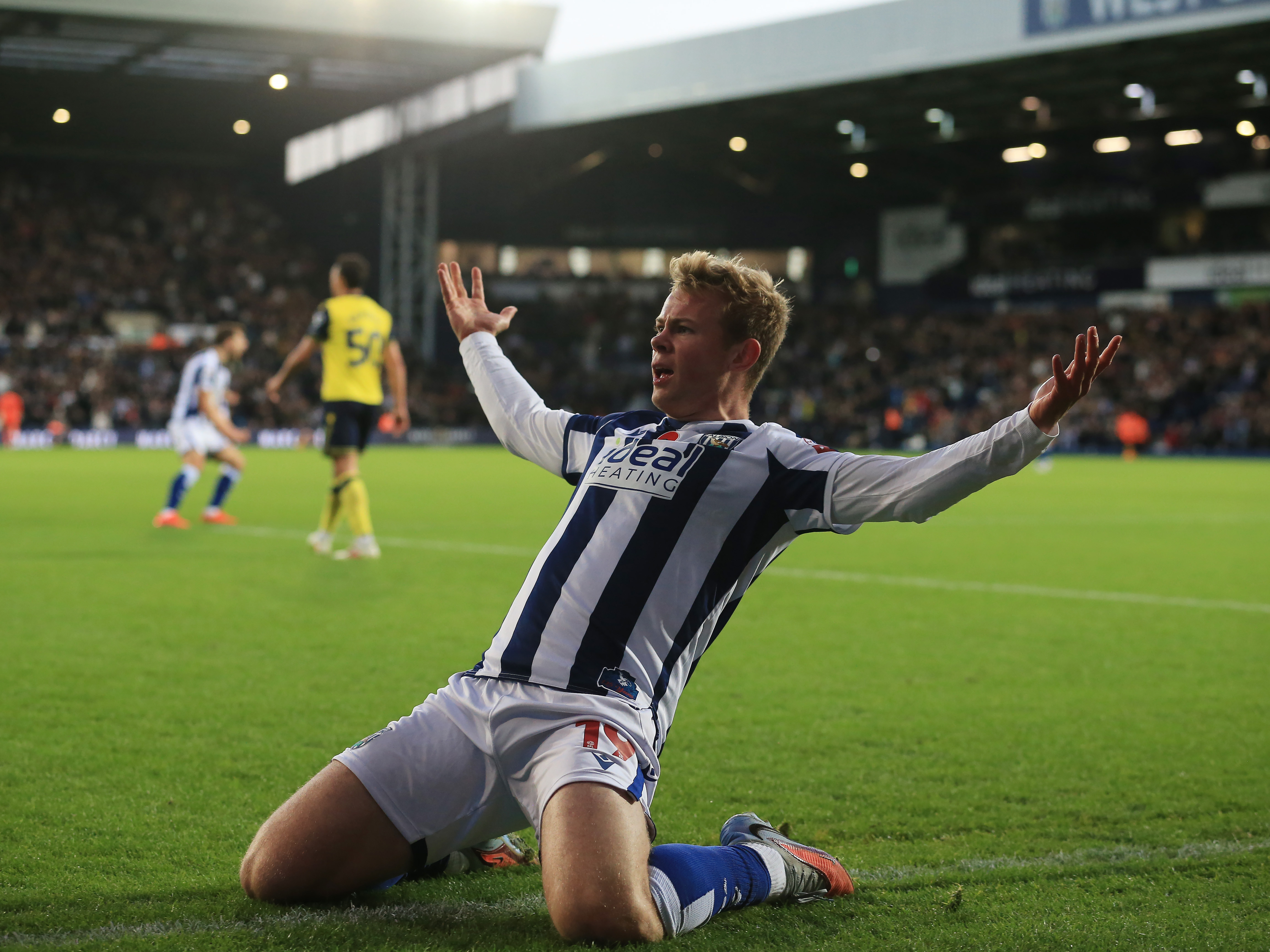 An image of Aune Heggebo celebrating his goal against Oxford