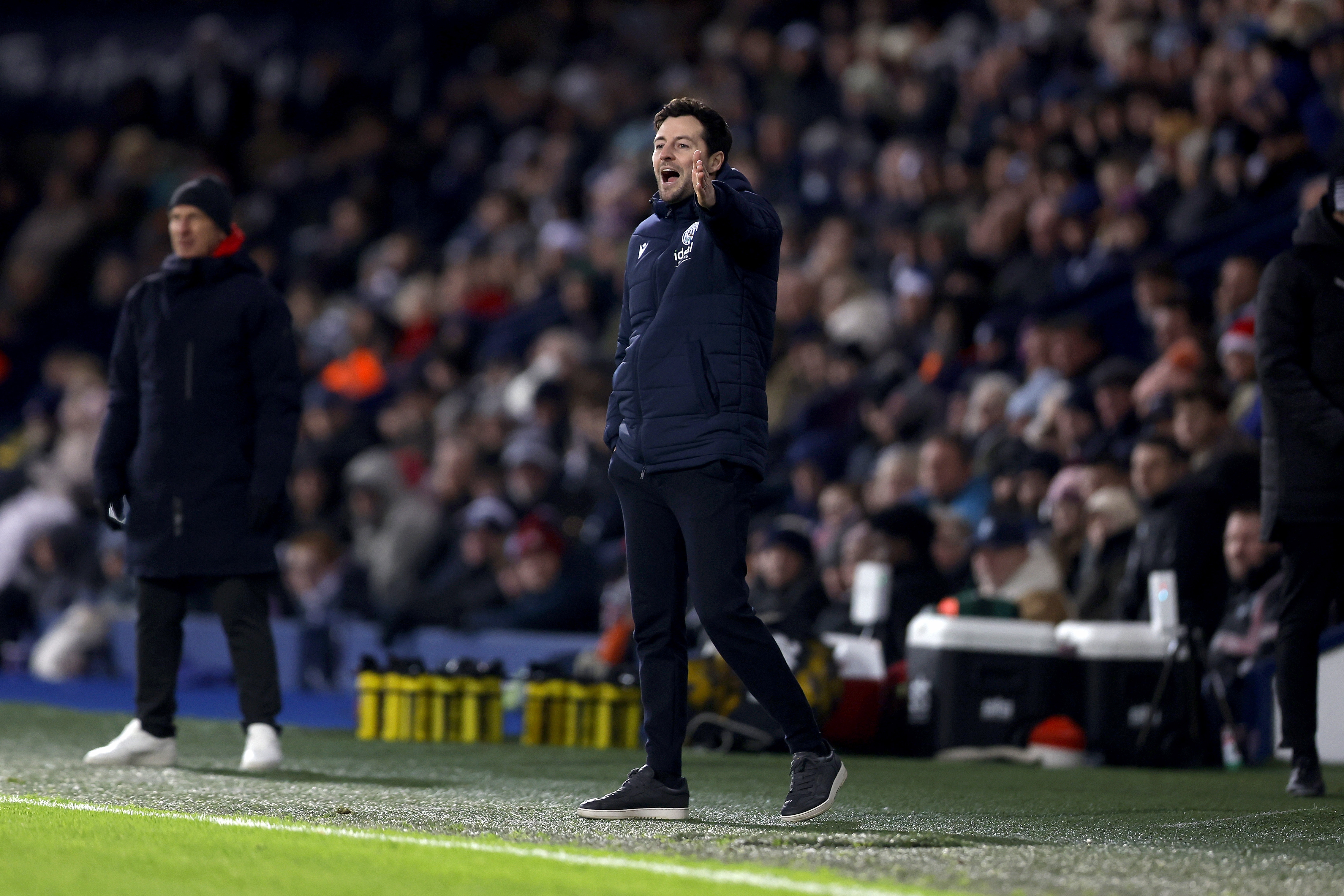 Ryan Mason on the side of the pitch against Bristol City 