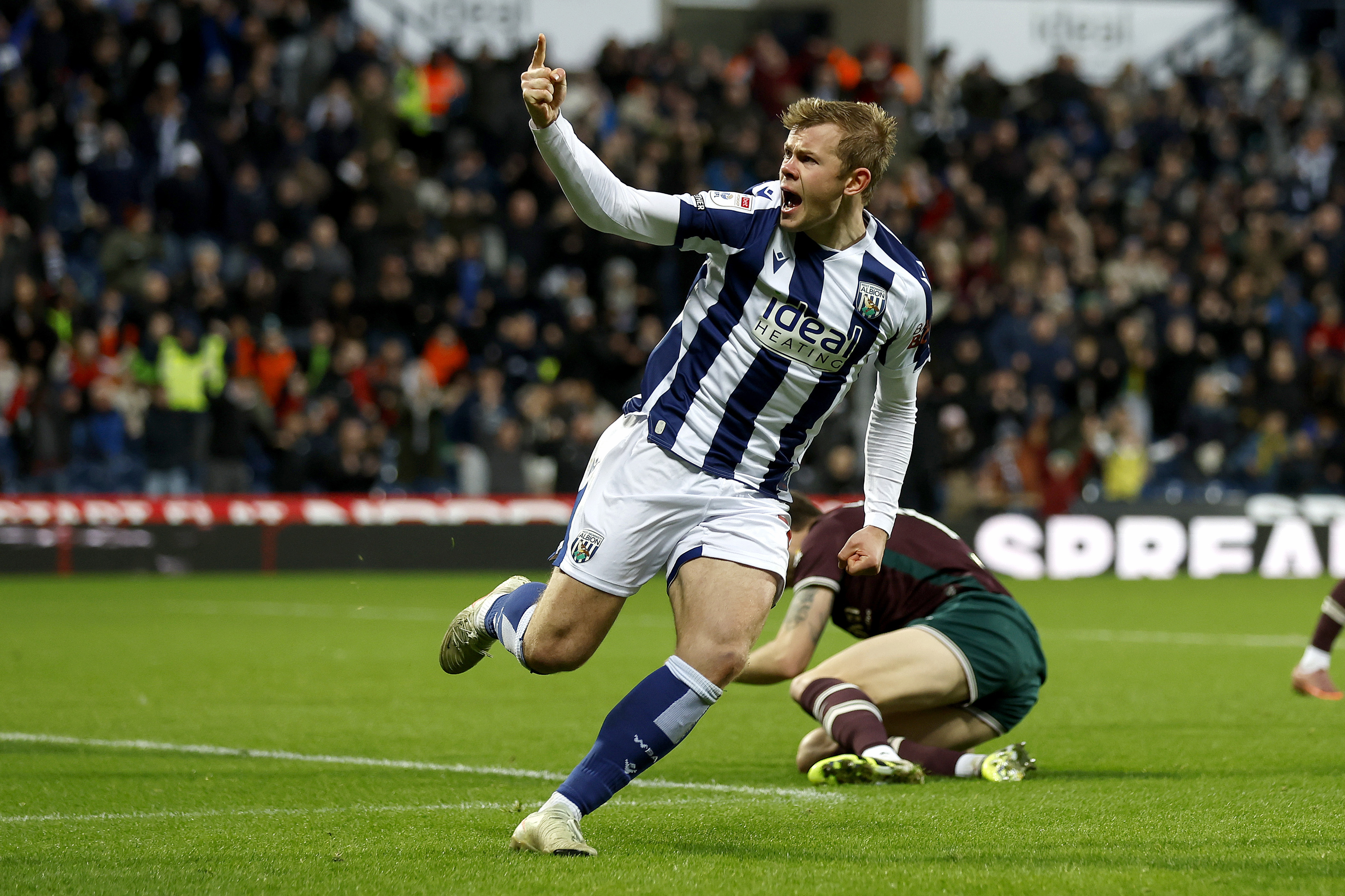 Aune Heggebo scoring against Swansea City.