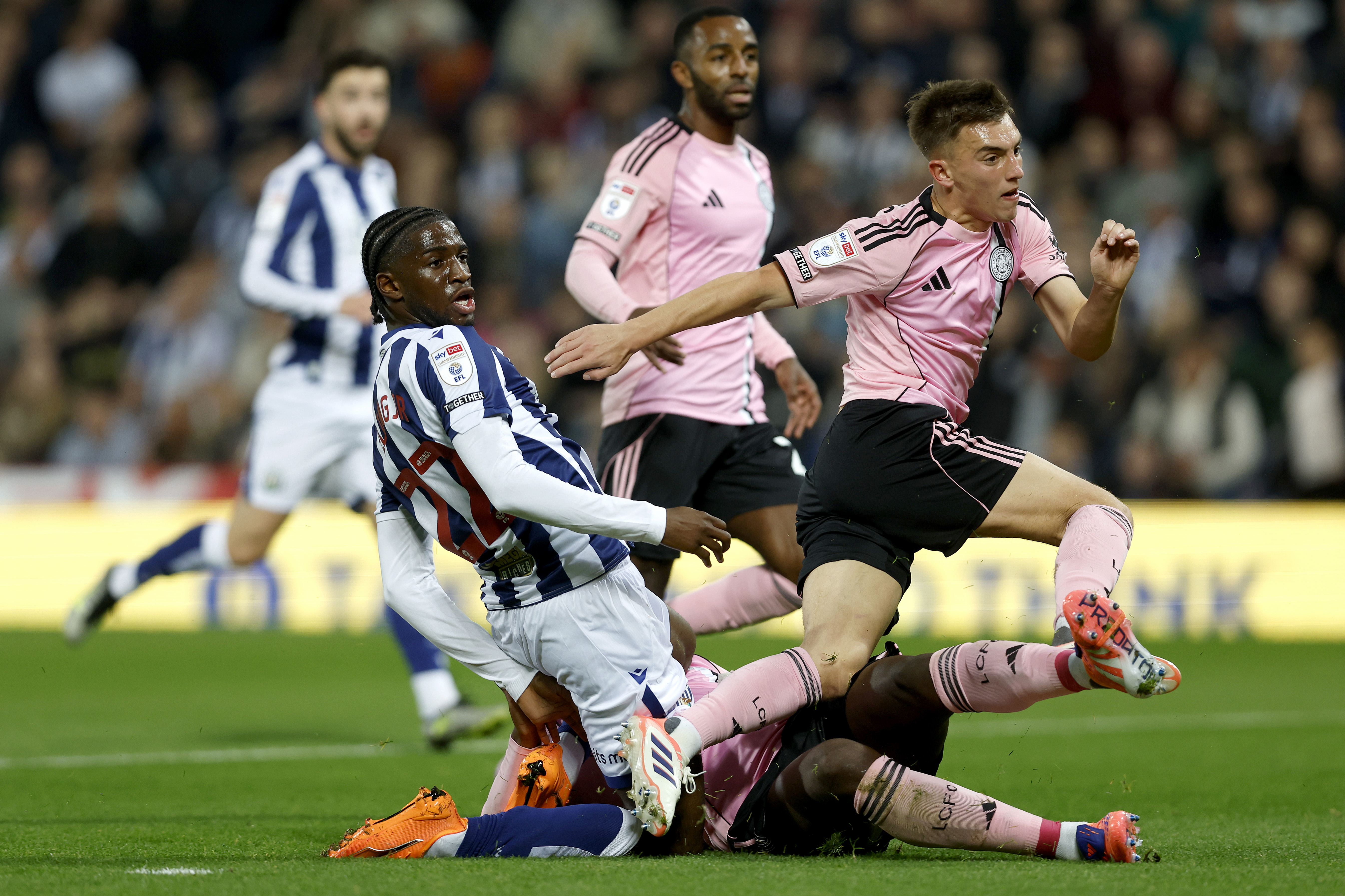 Samuel Iling-junior shoots and scores against Leicester City