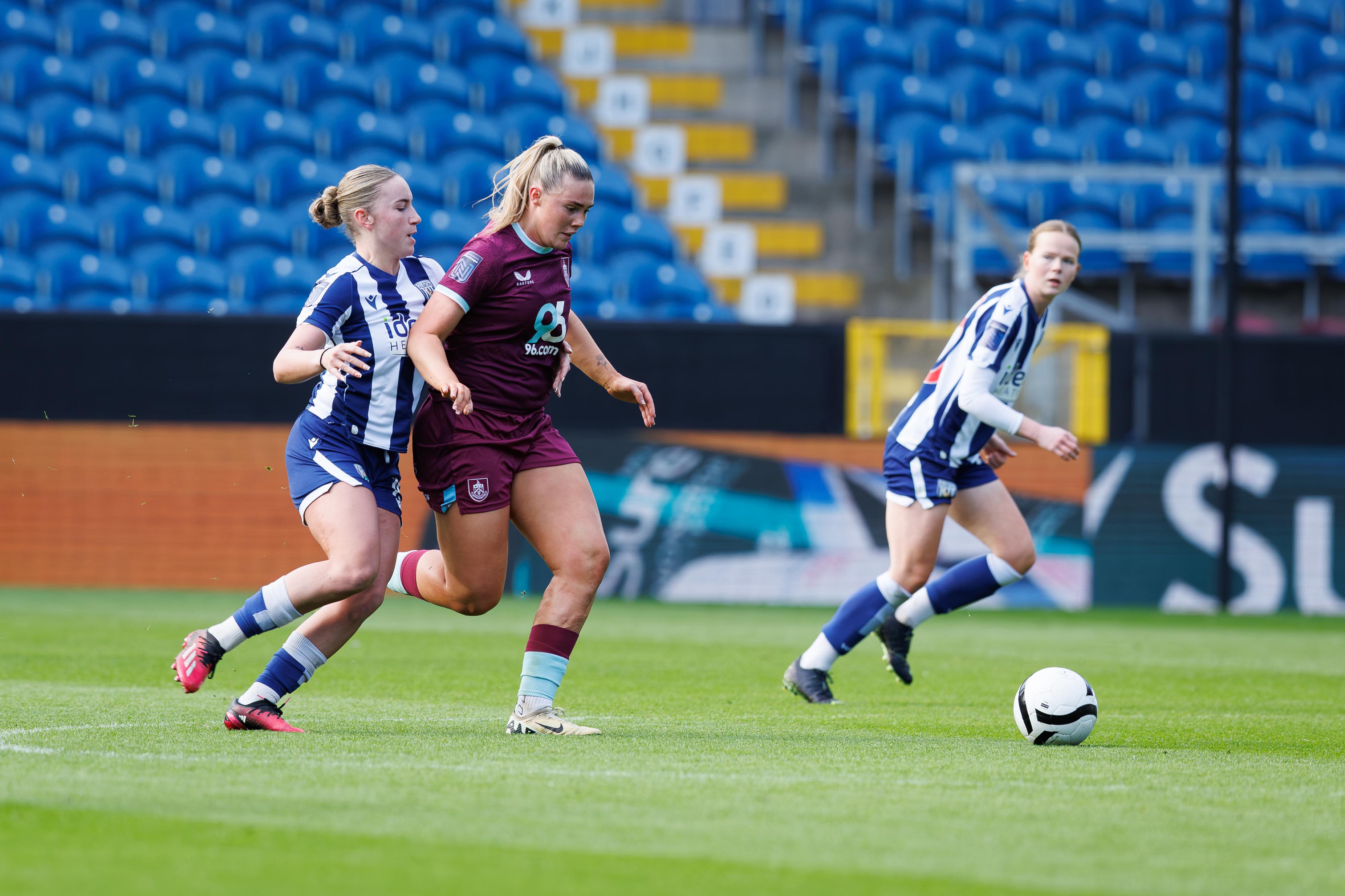 Monique Robinson battling for the ball.