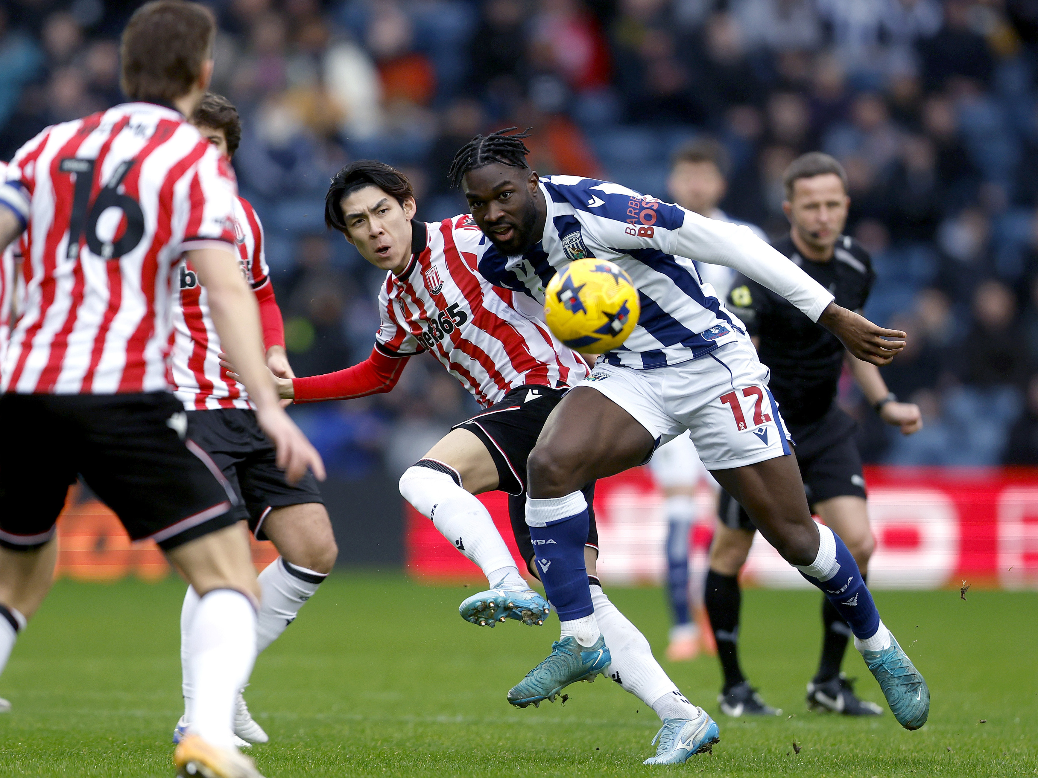 Daryl Dike in action against Stoke City 
