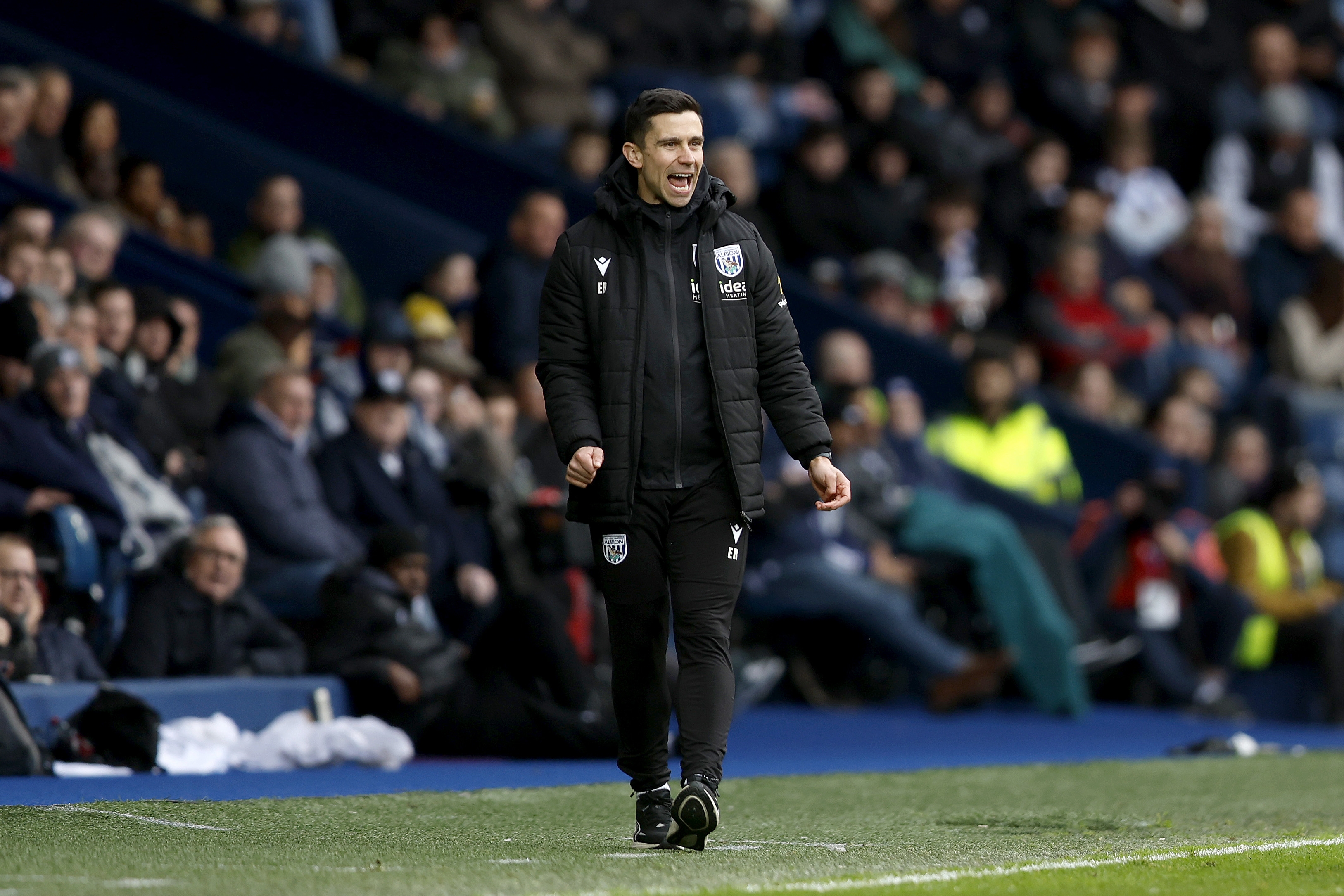 Eric Ramsay on the side of the pitch against Coventry 