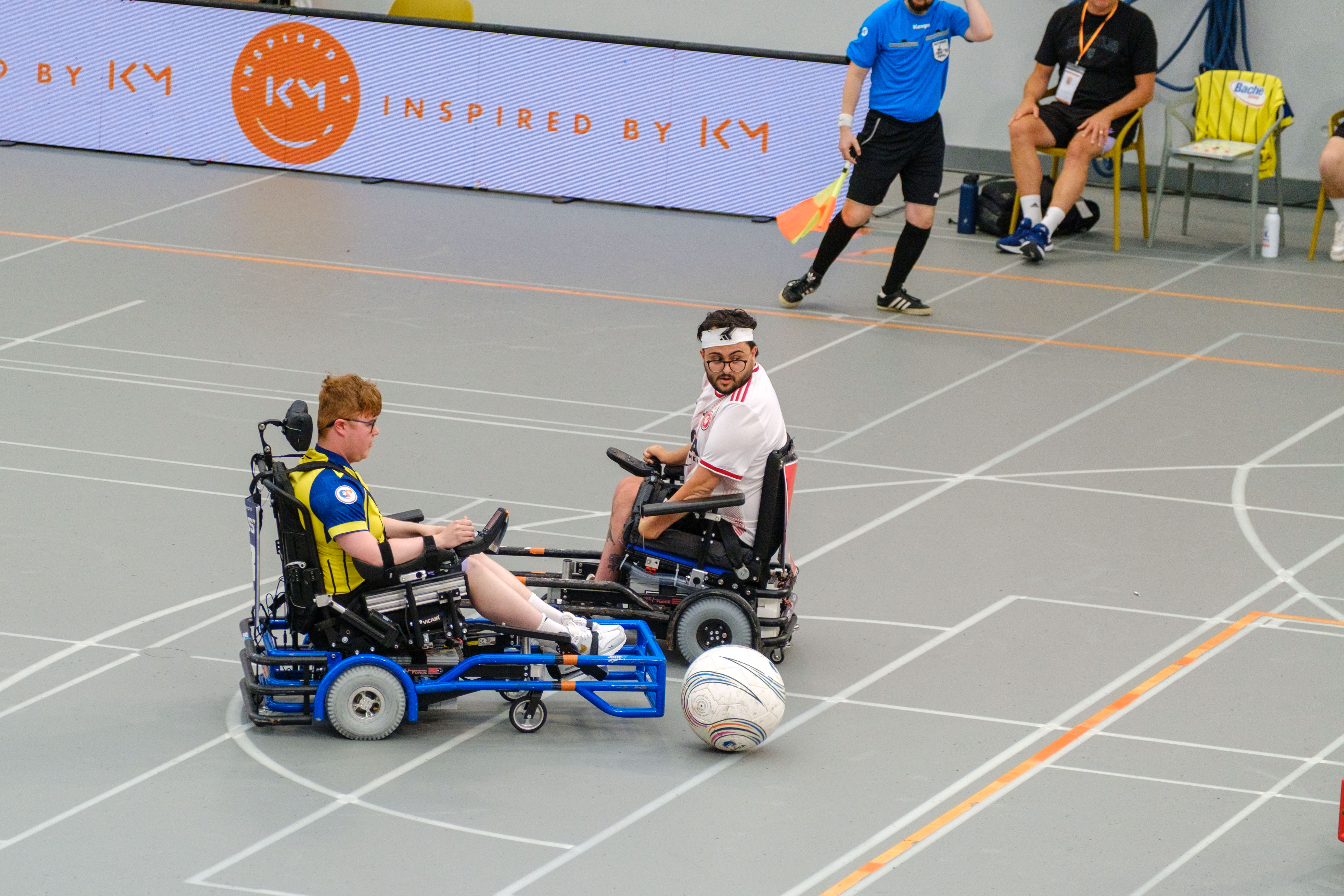 Zach Dickey defending Christer in the open court