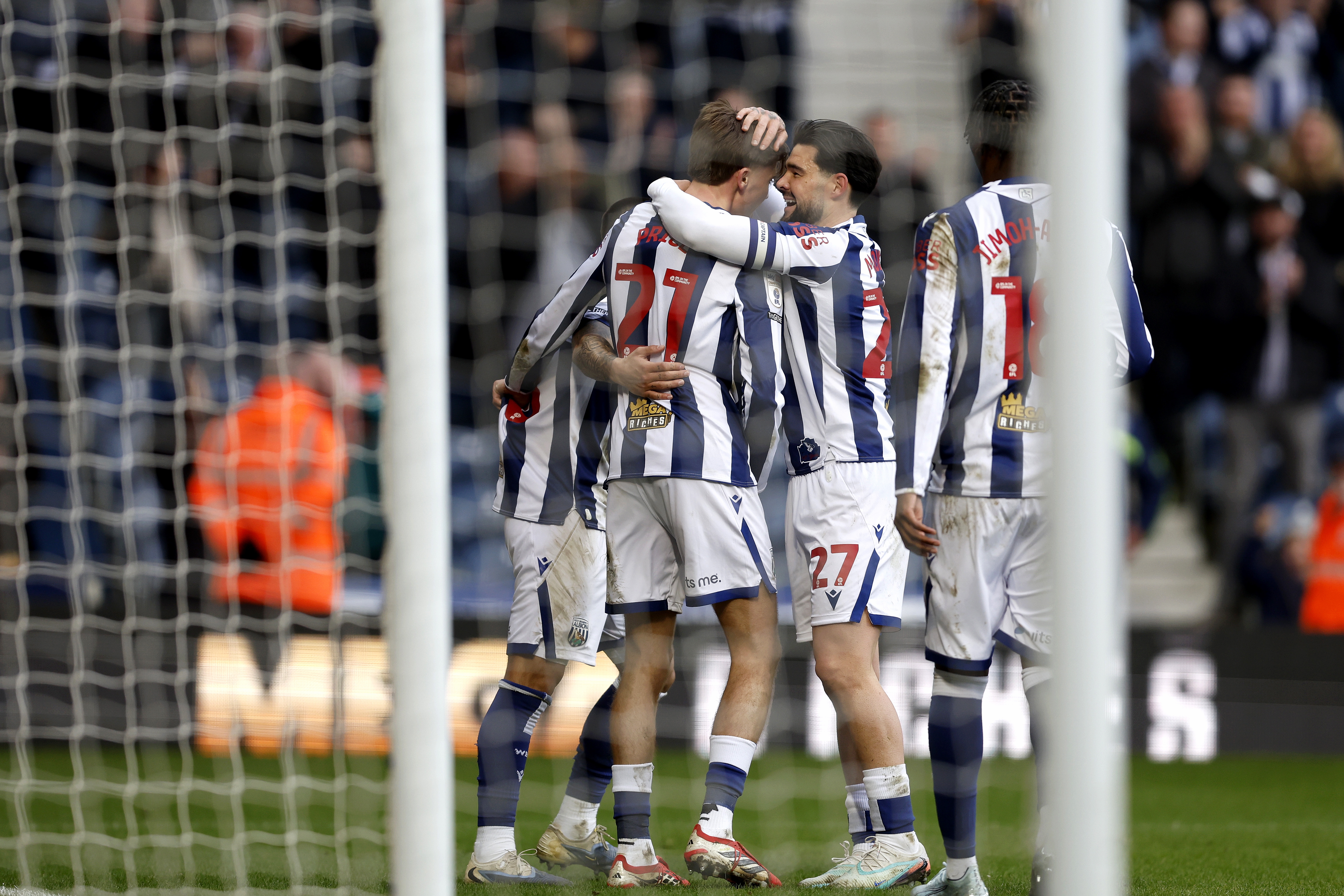 The team celebrate Isaac Price's goal against Hull