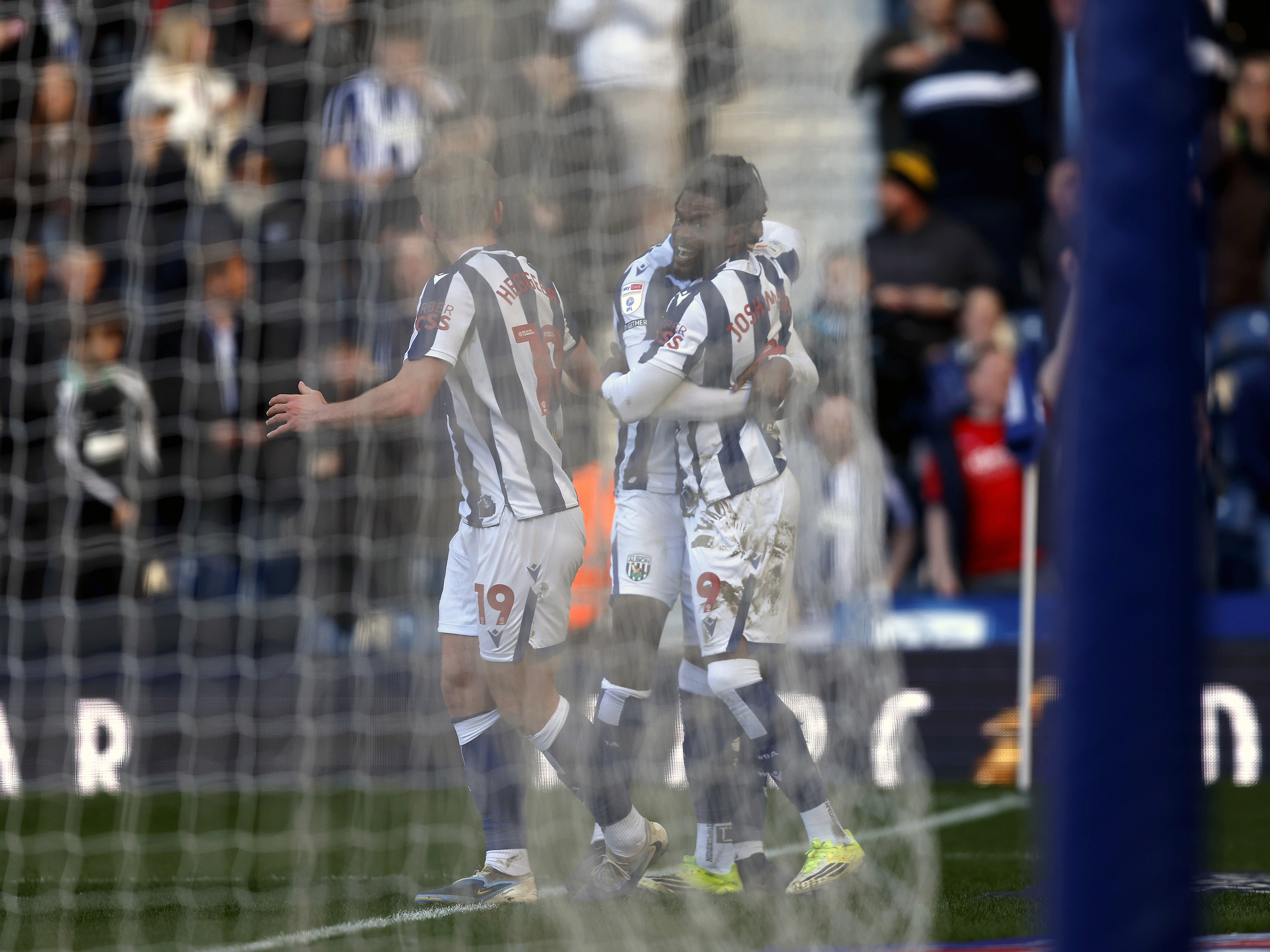 An image of the team celebrating Josh Maja's goal against Hull