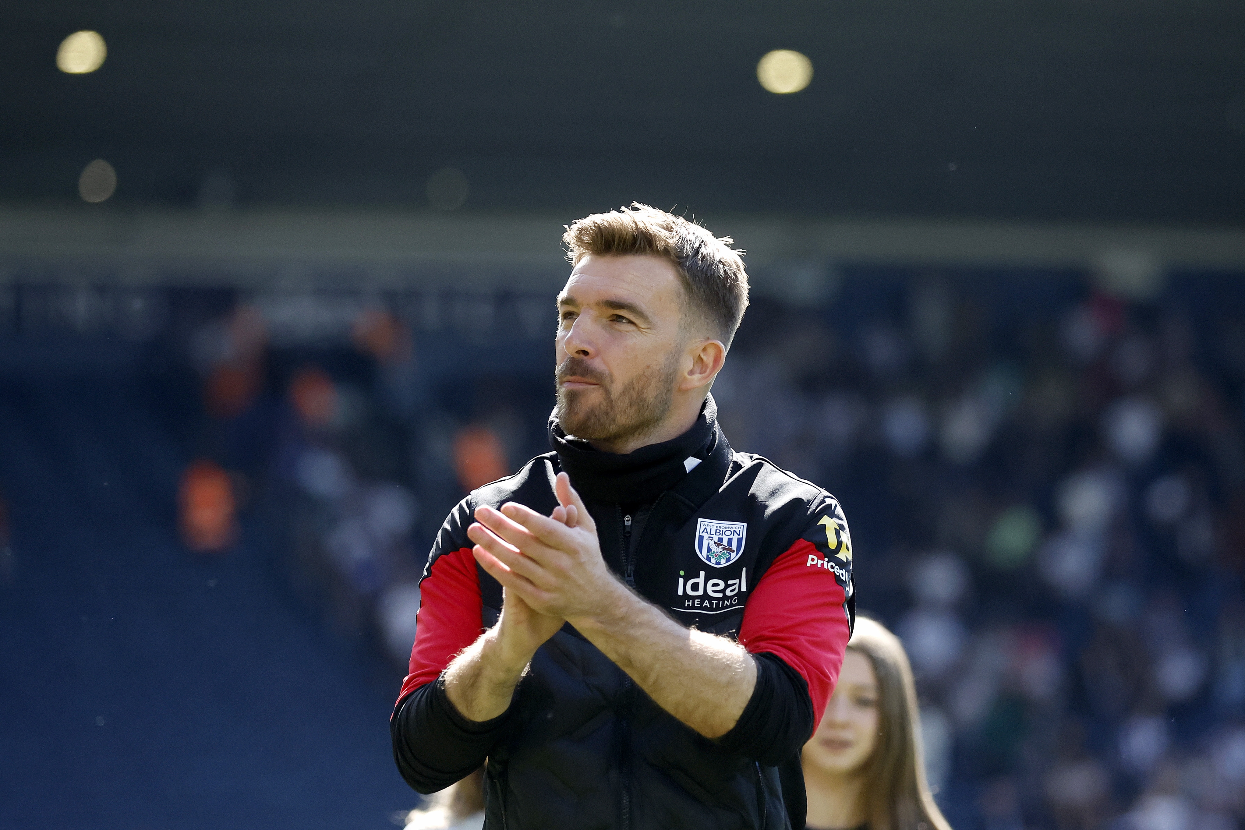 James Morrison applauding WBA fans 
