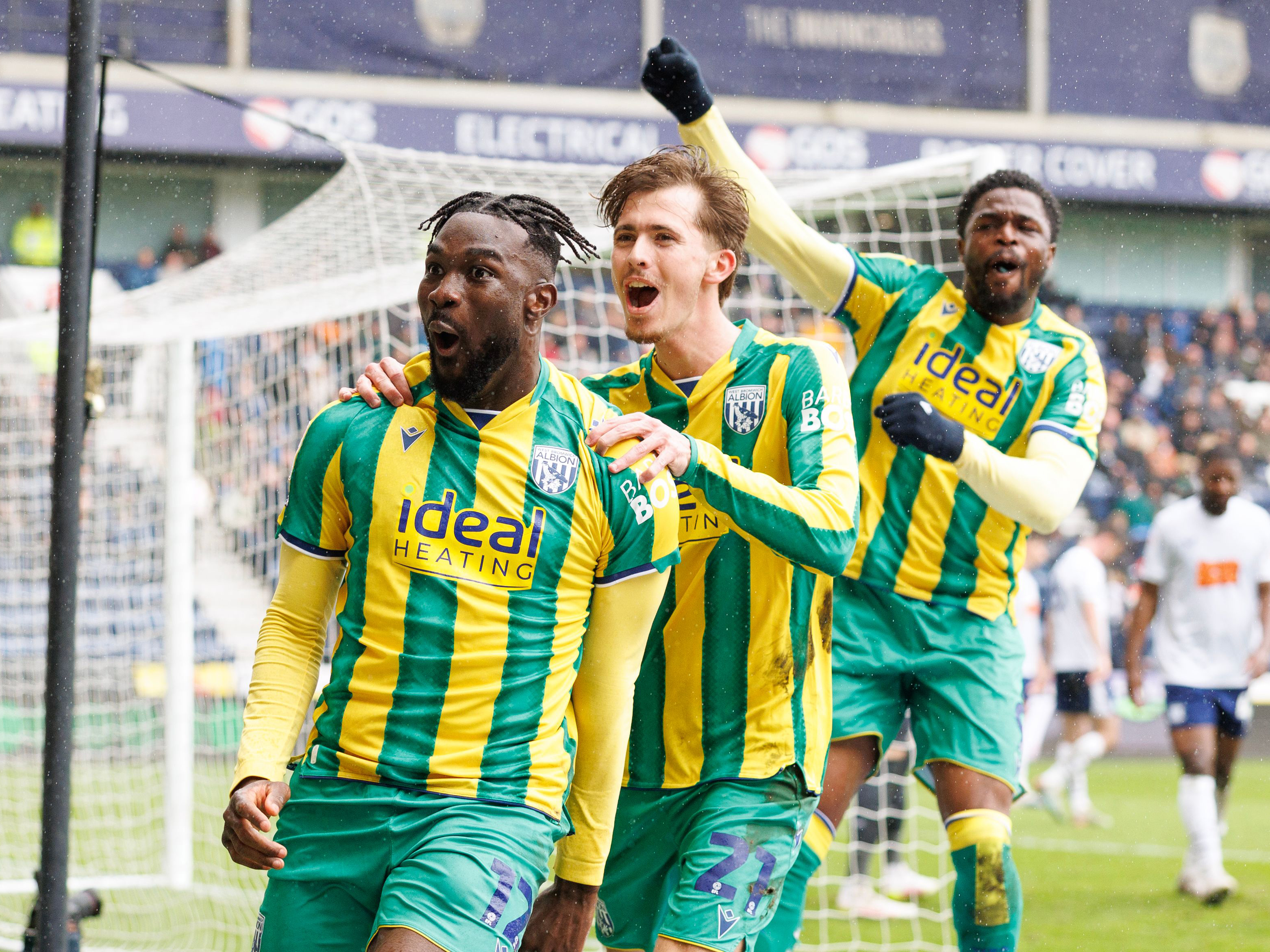 An image of Daryl Dike celebrating his goal against Preston