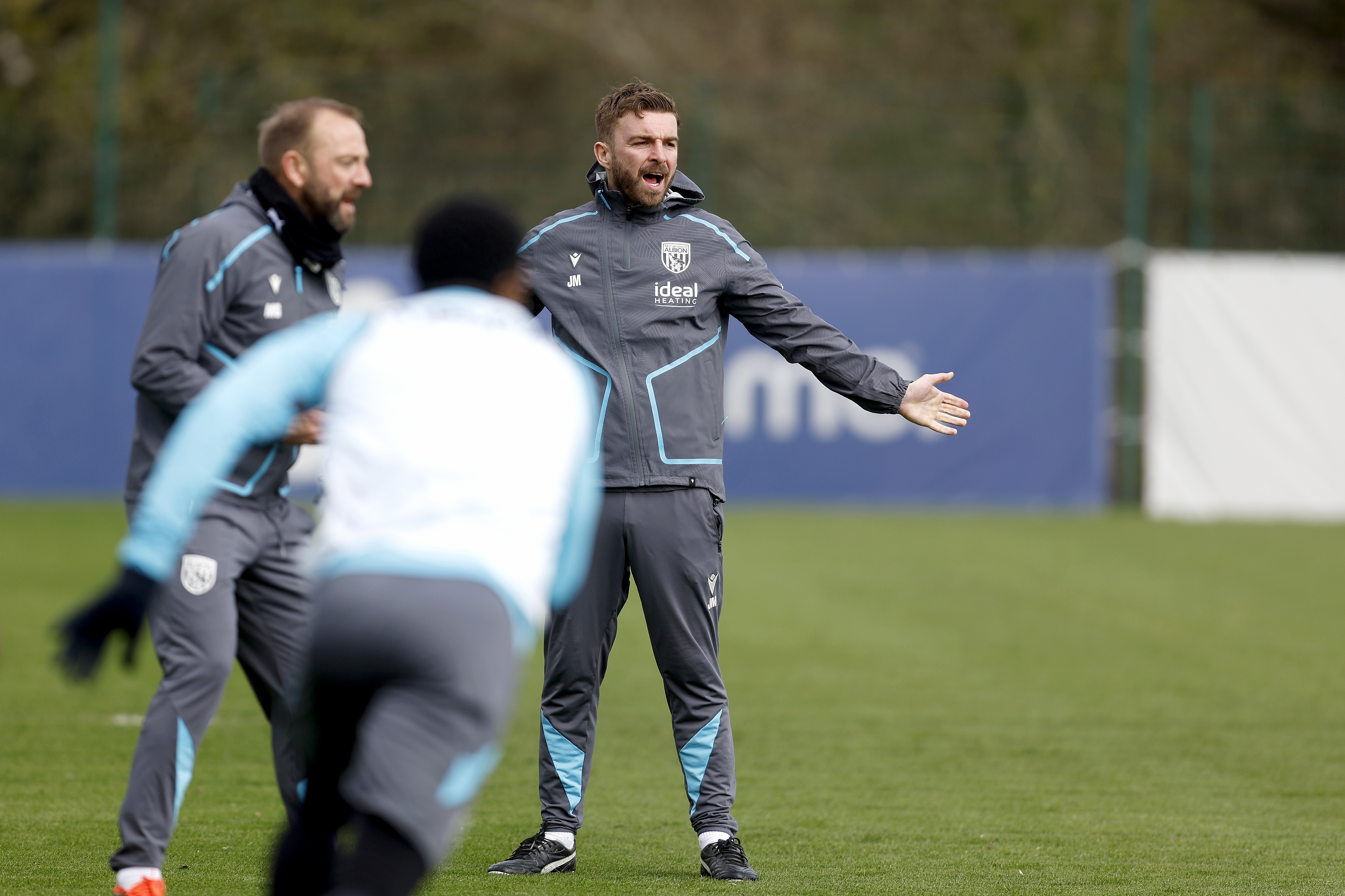 James Morrison shouting in training 