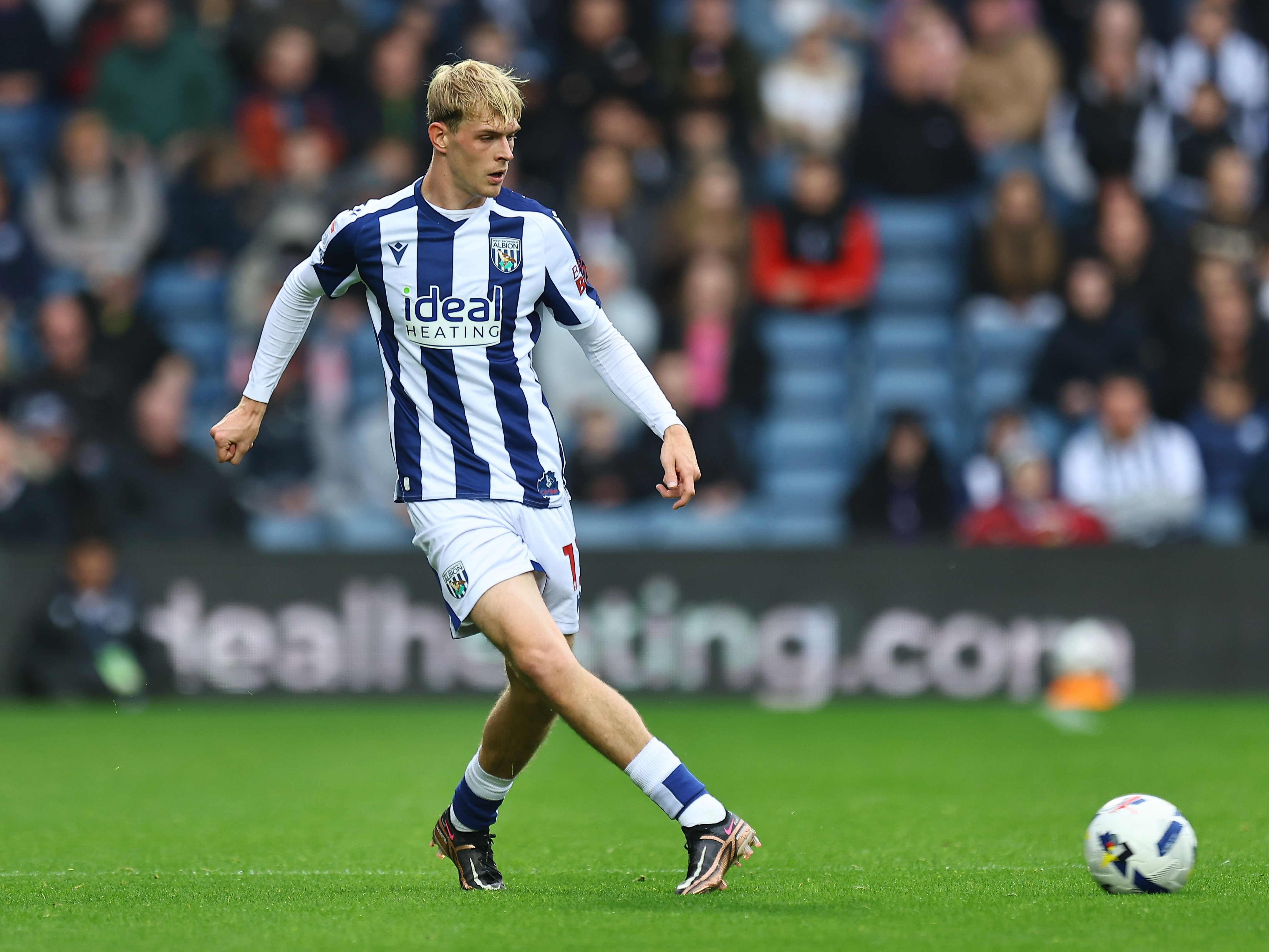 An image of Toby Collyer playing for Albion on loan