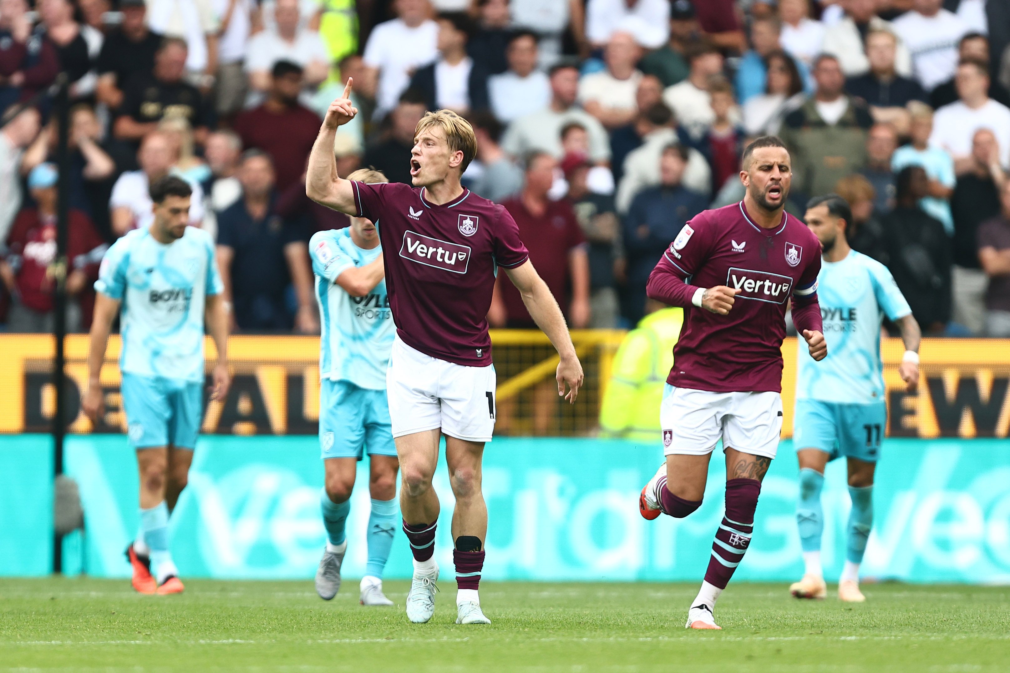 Burnley's Zian Flemming celebrates scoring against West Ham
