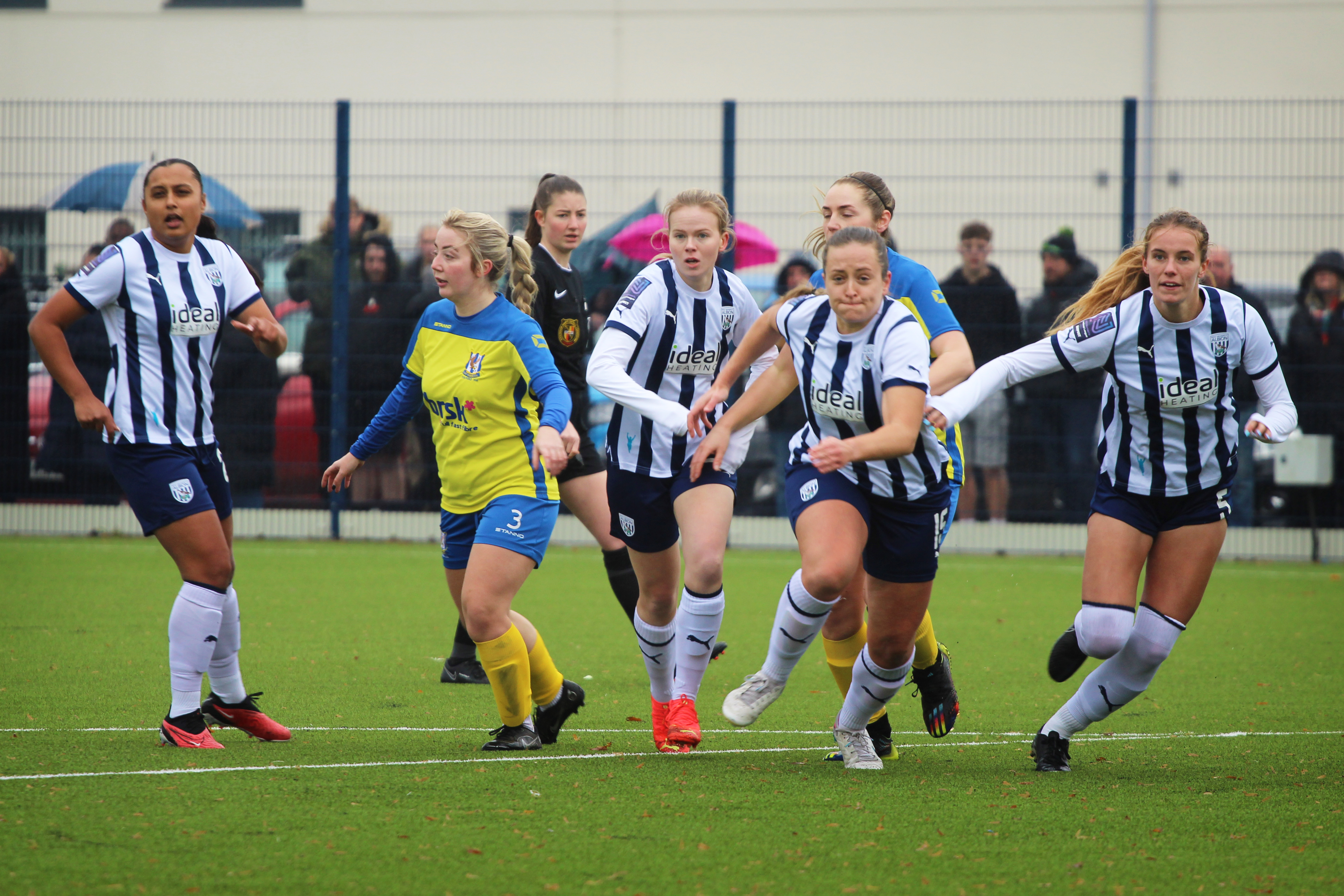 Albion against Lye.