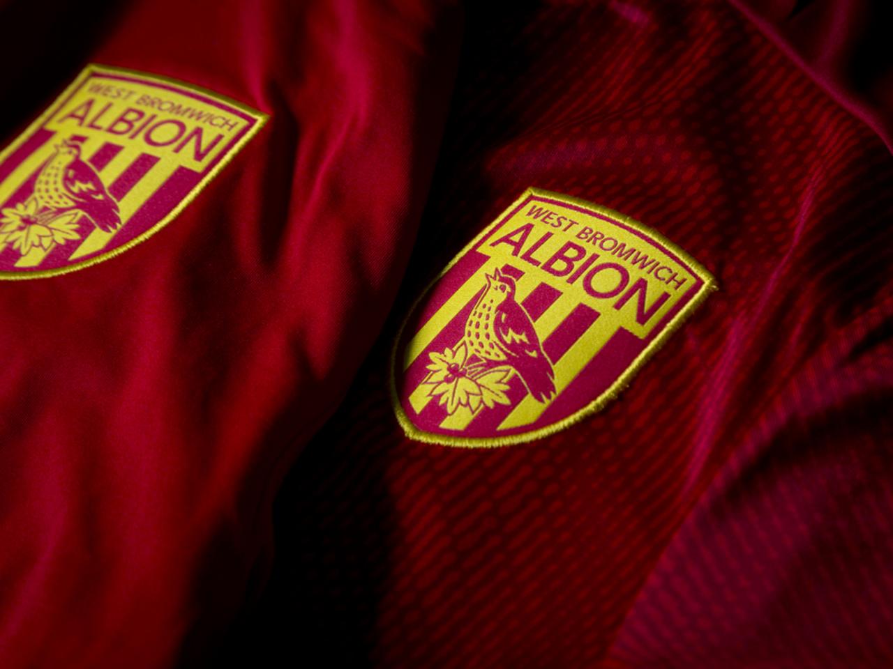 Red & Yellow Trainingwear