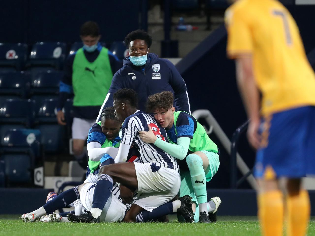 FA Youth Cup v Everton