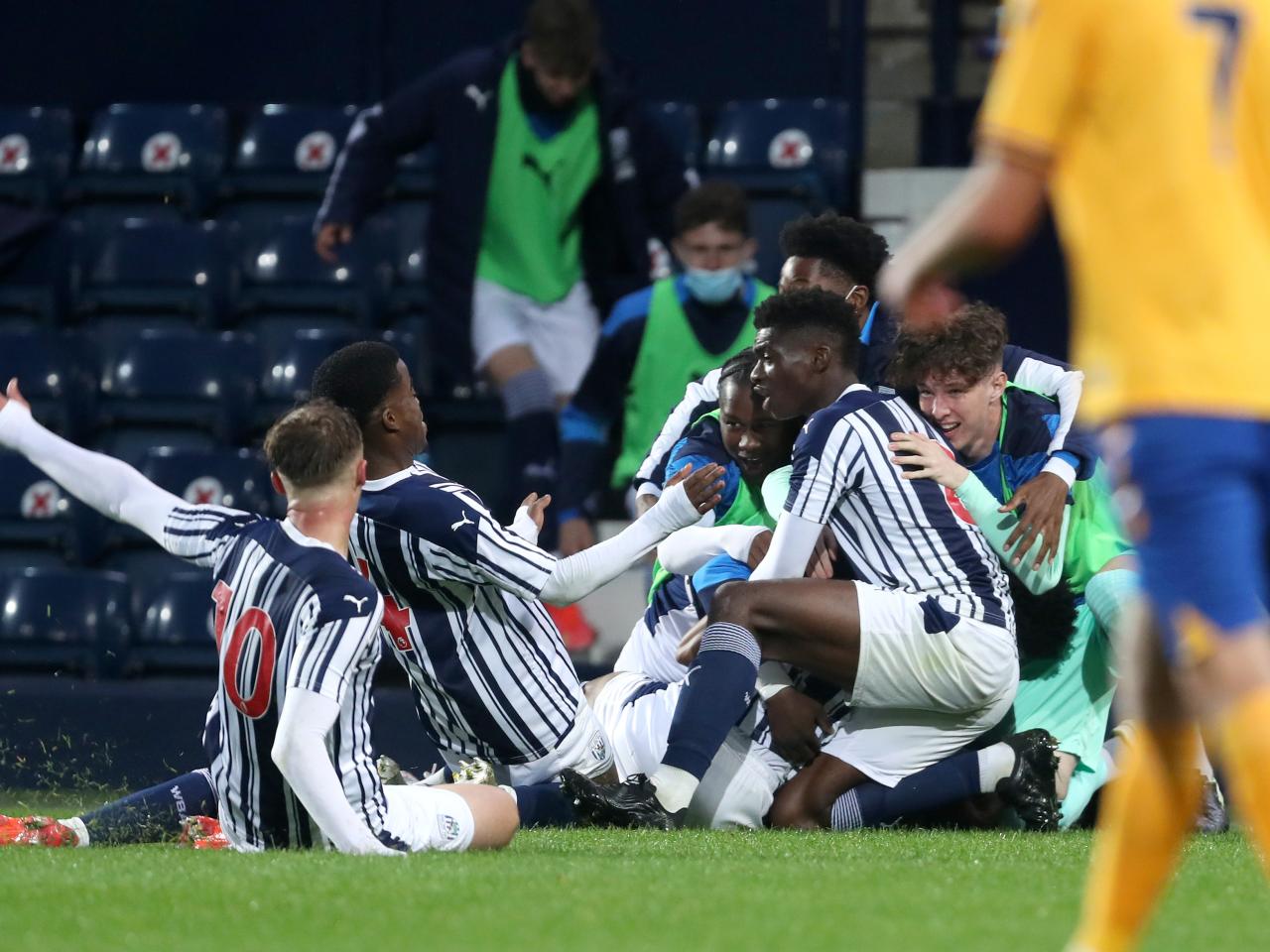 FA Youth Cup v Everton