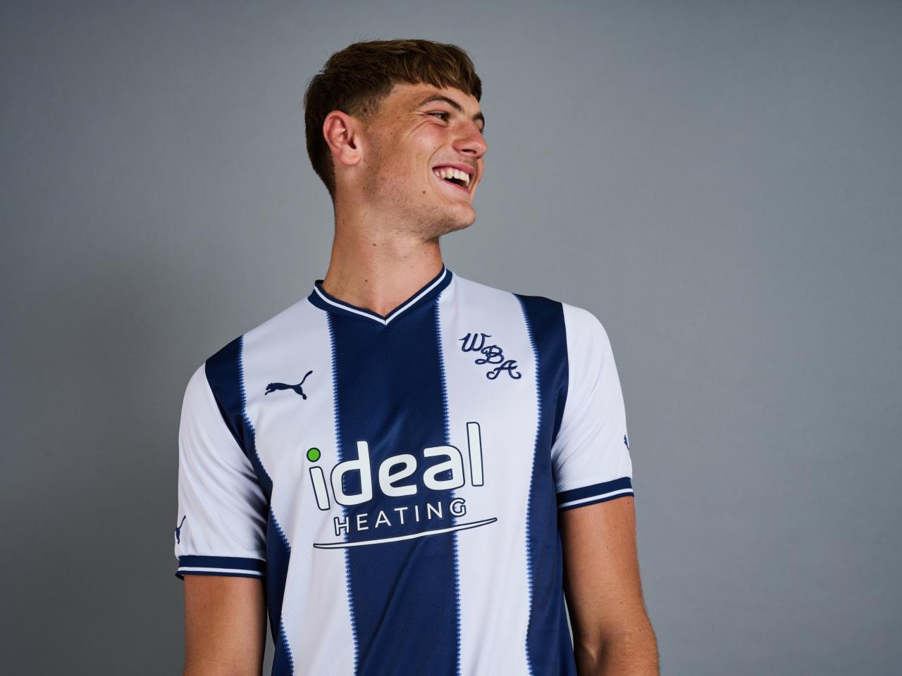 Players model 22/23 Home kit