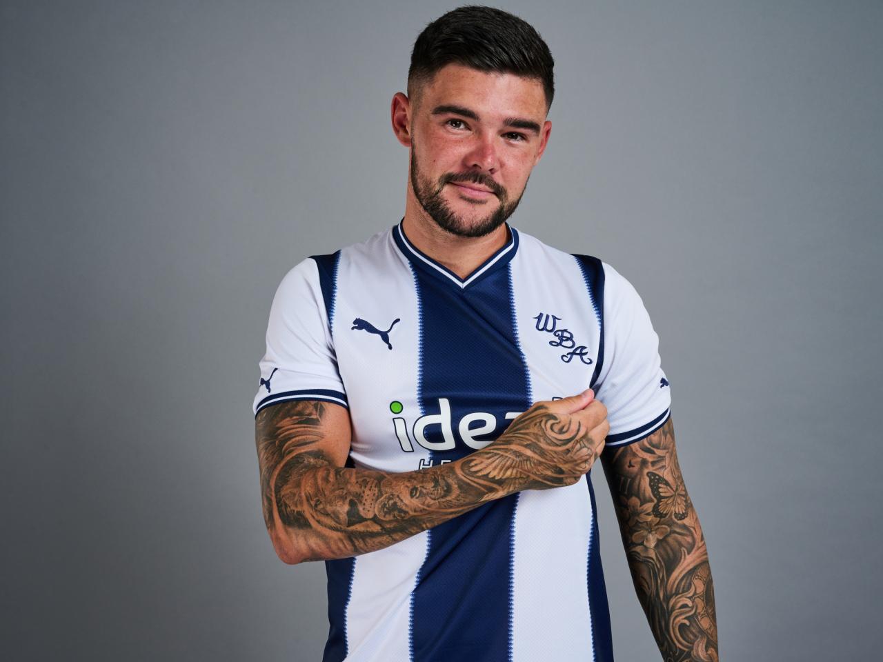 Players model 22/23 Home kit