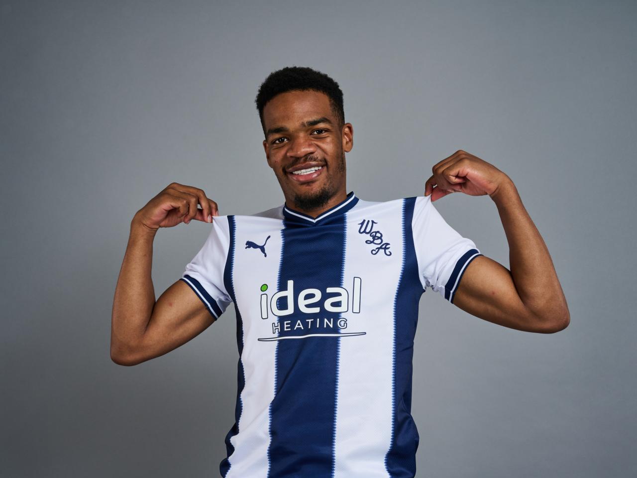 Players model 22/23 Home kit