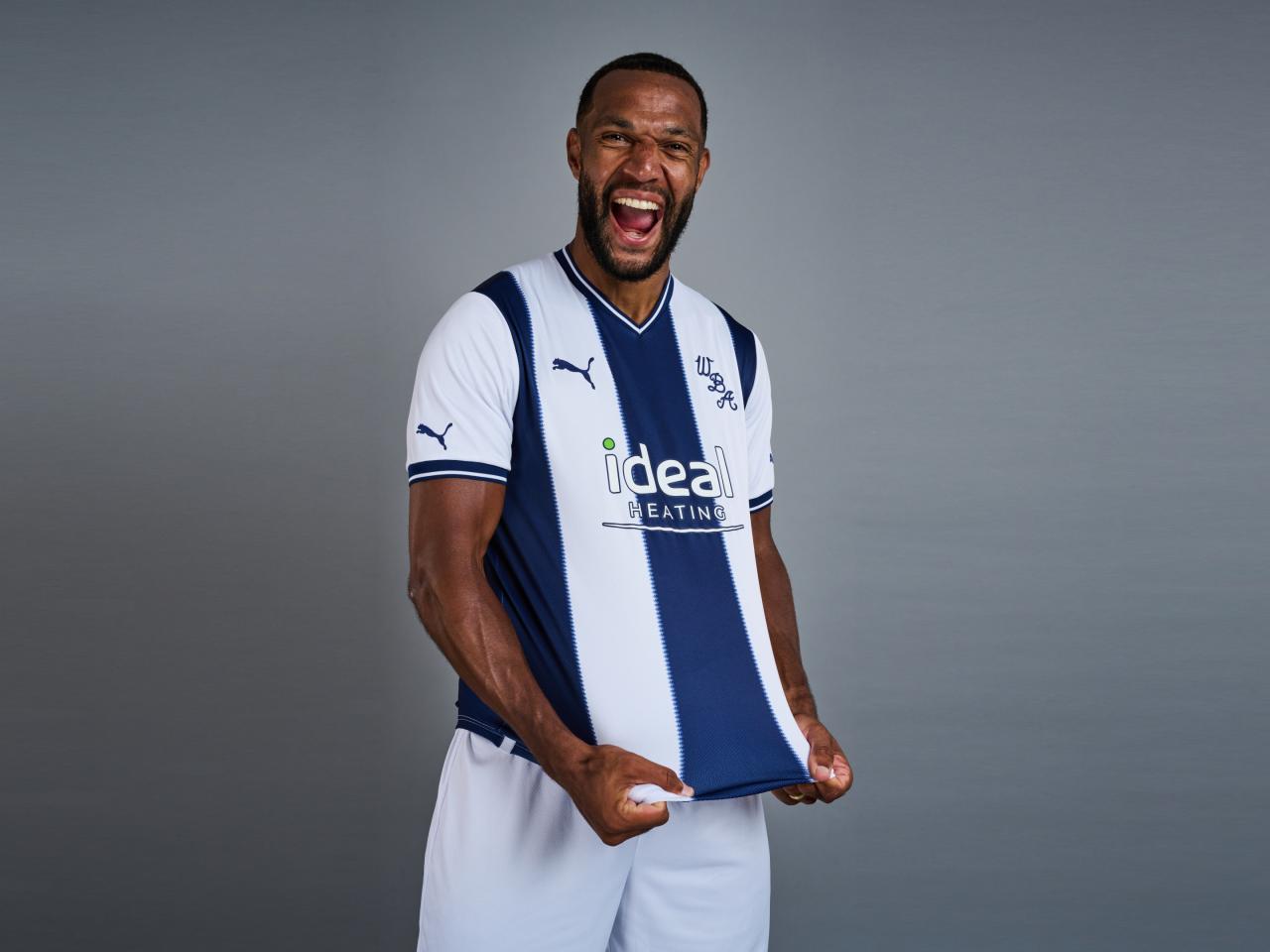 Players model 22/23 Home kit