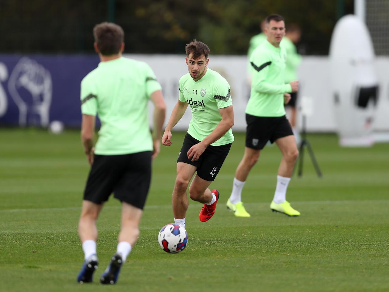Jayson Molumby during Albion training.