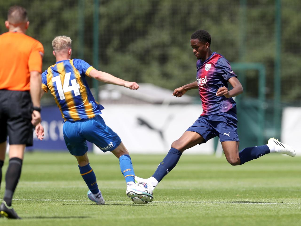 An image of Kevin Mfuamba against Shrewsbury