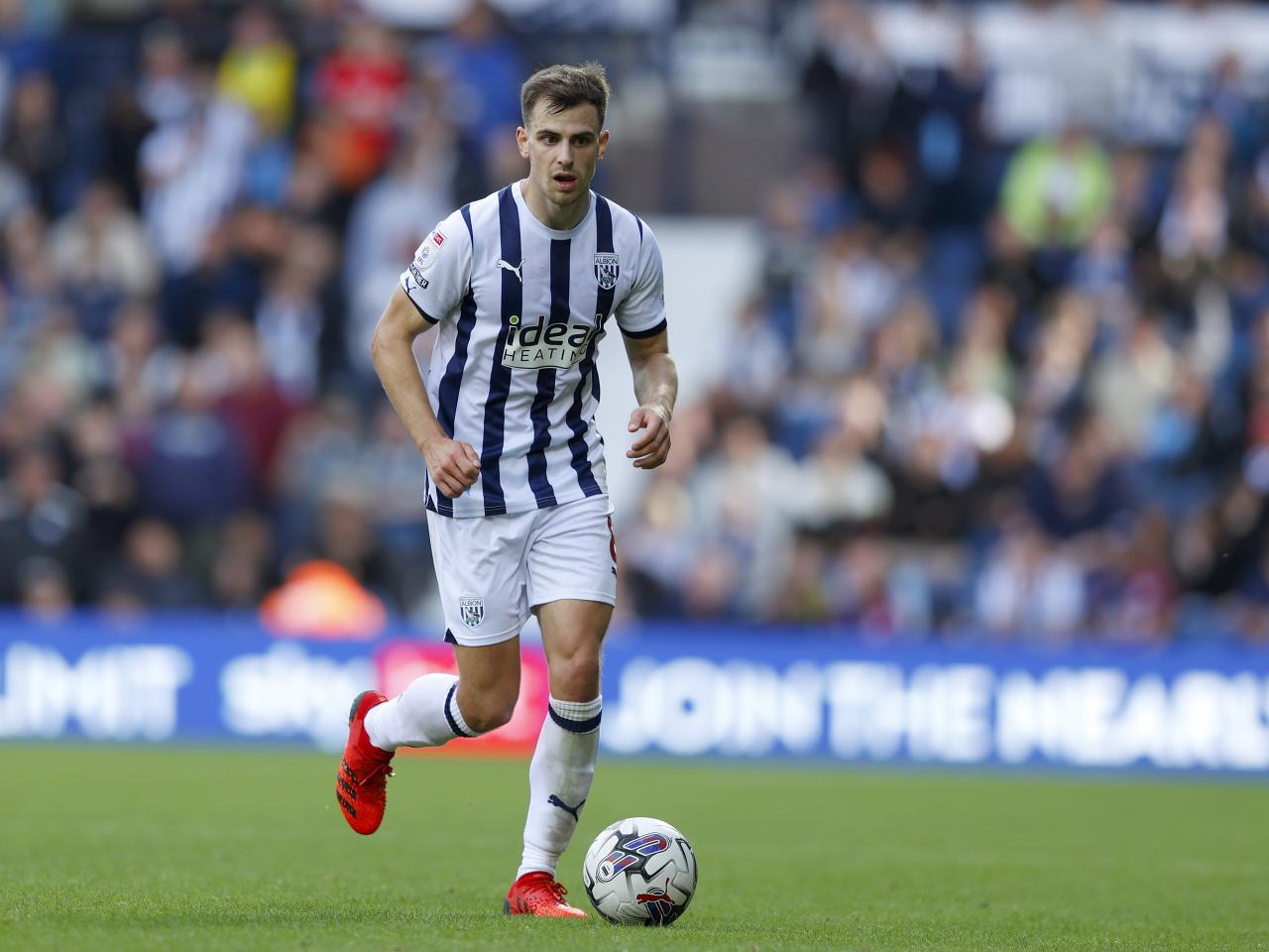 Jayson Molumby on the ball against Middlesbrough 