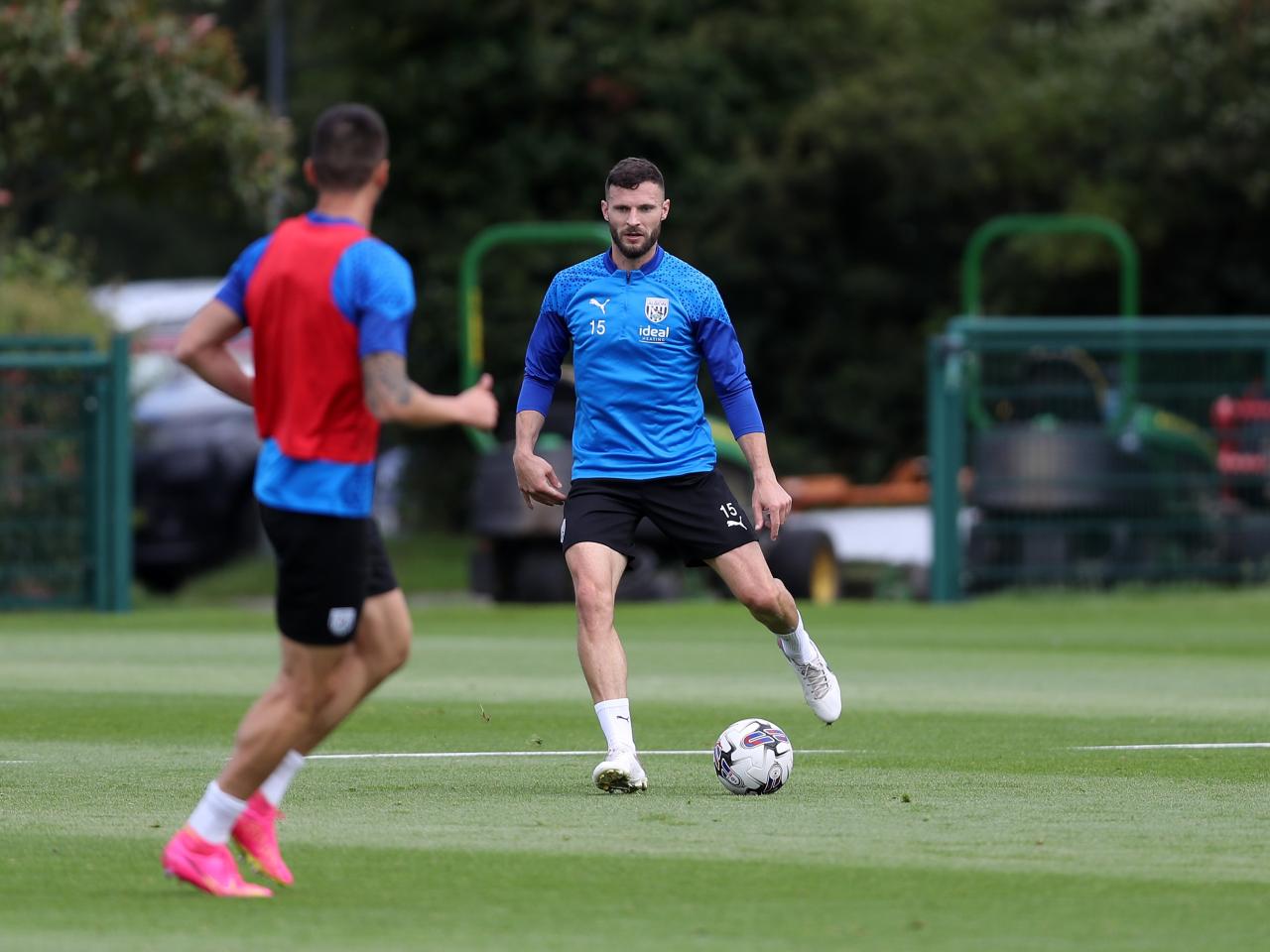 Erik Pieters on the ball in training 