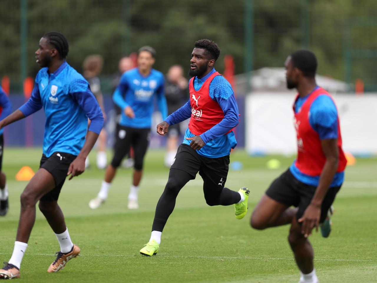 Cedric Kipre watches the ball in training 