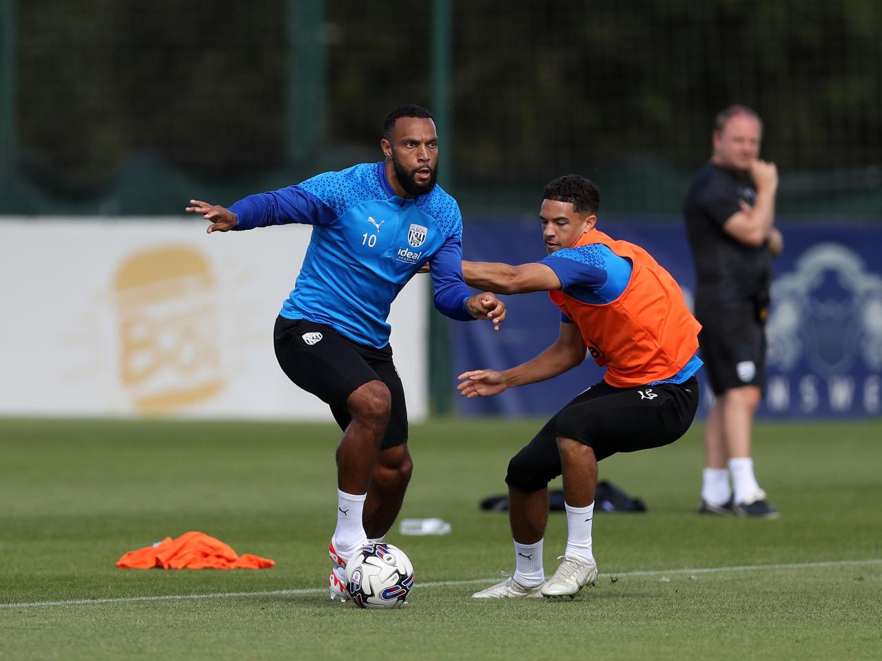Matty Phillips and Ethan Ingram in training 