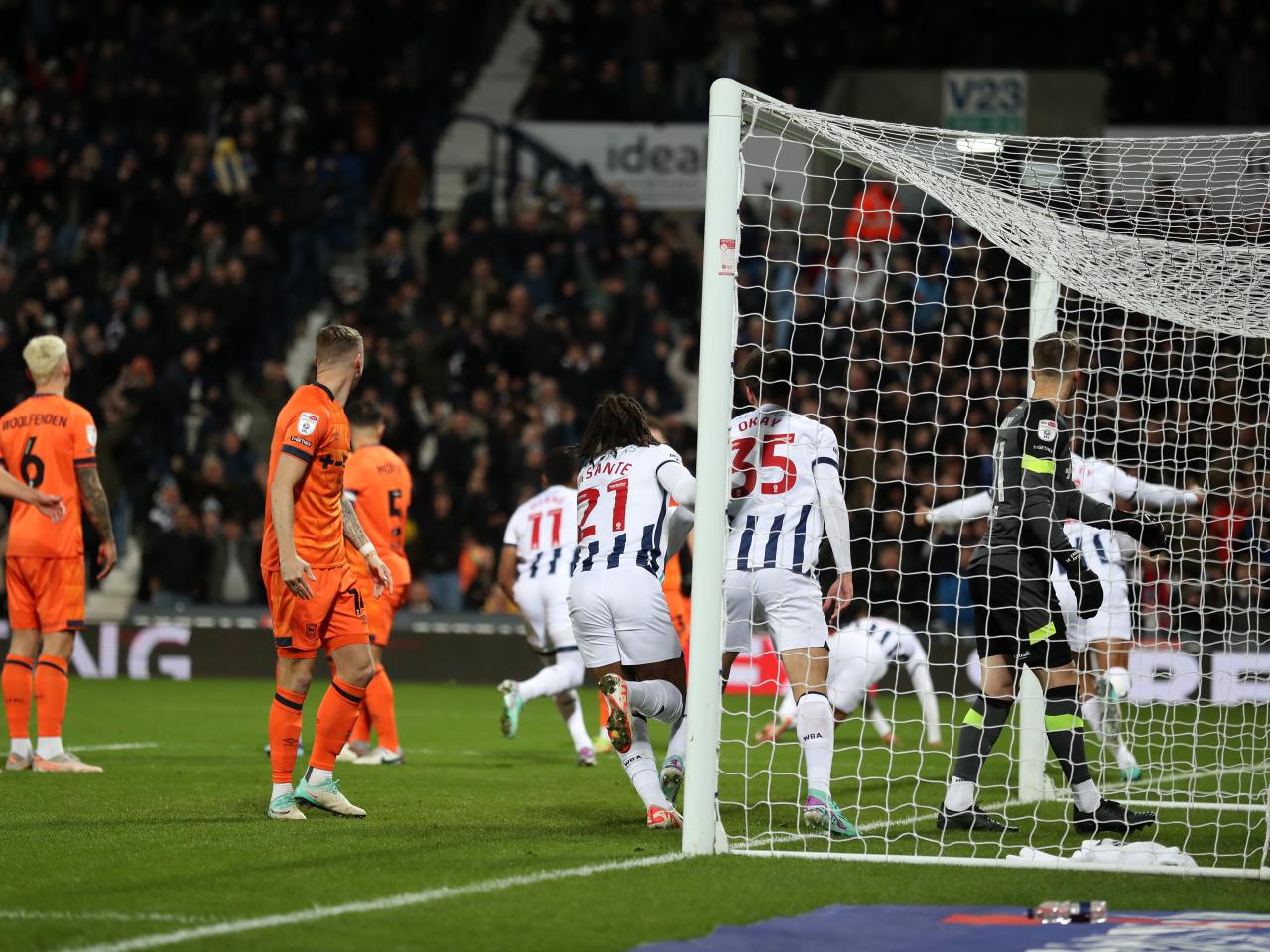 Albion players celebrate Darnell Furlong's goal against Ipswich 