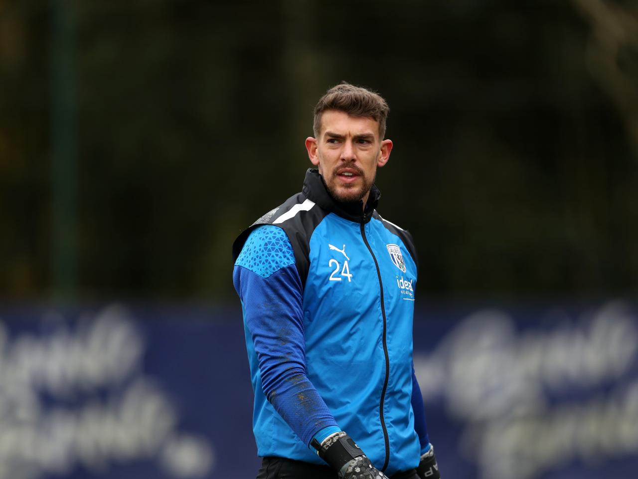 Alex Palmer looking forward in training