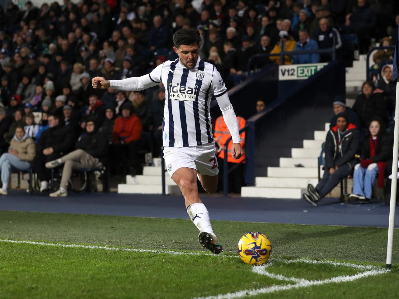 Alex Mowatt takes a corner against Ipswich 