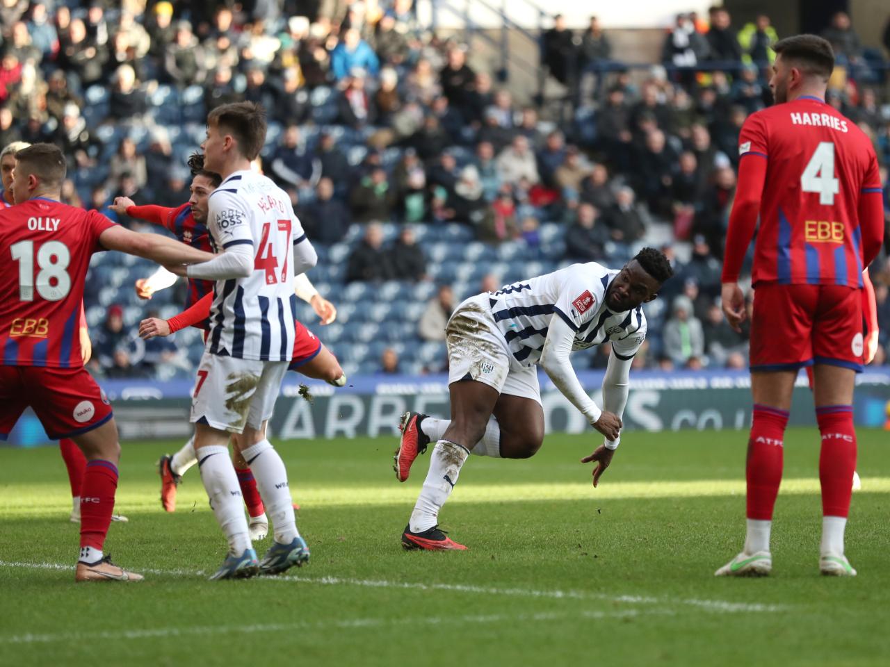 Daryl Dike shoots and scores against Aldershot 
