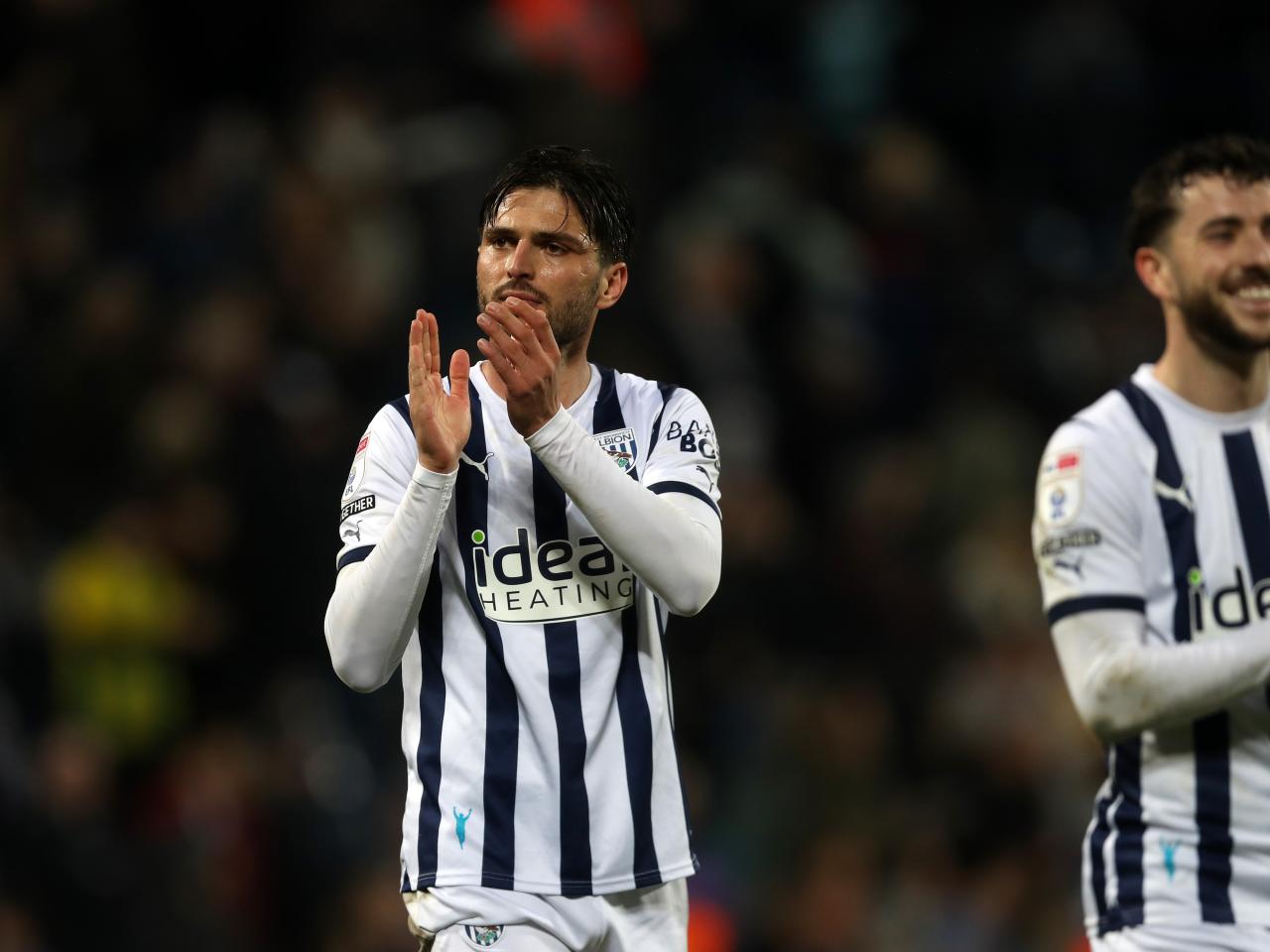 Okay Yokuslu applauds supporters after beating Blues