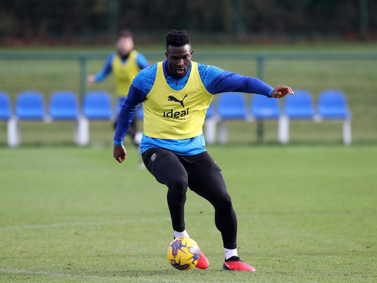 Daryl Dike on the ball during a training session