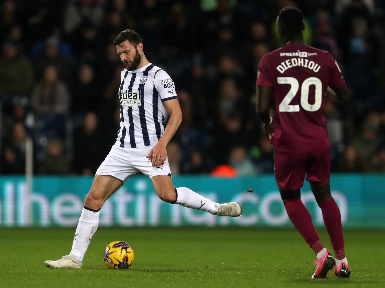 Erik Pieters passing the ball during the game against Cardiff City