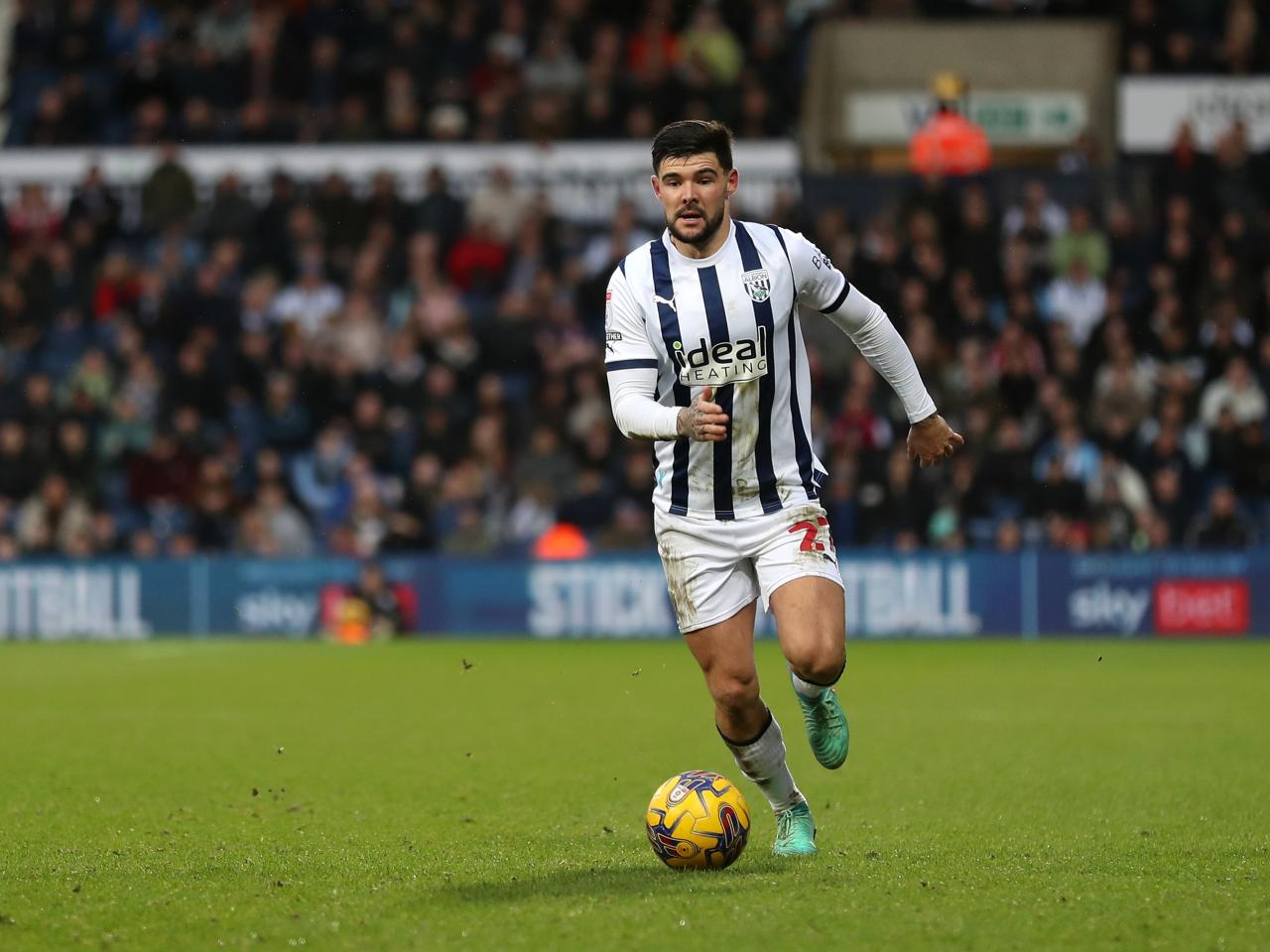 Alex Mowatt on the ball against Blues